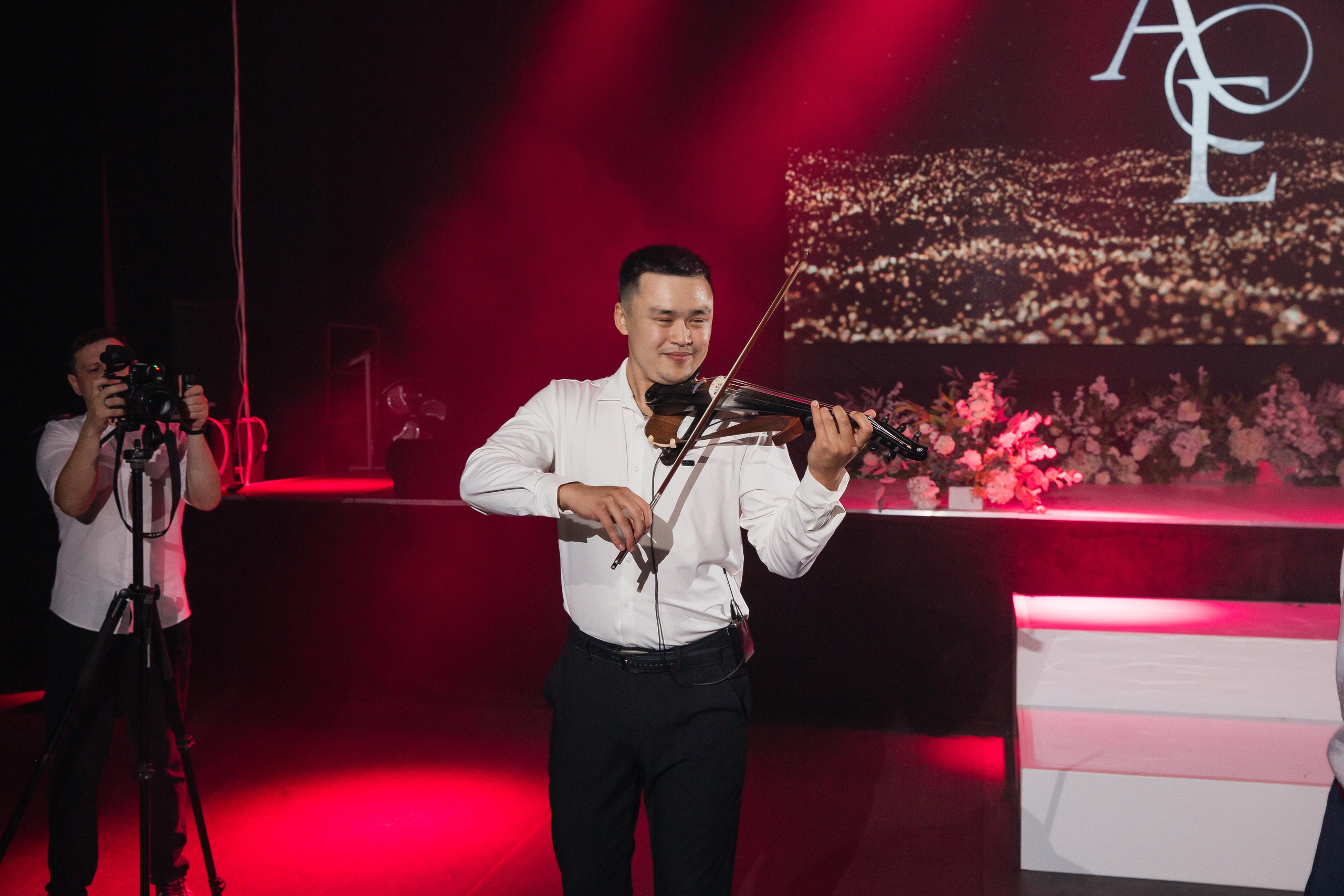 Уютная свадьба — Аскар и Катя на Марсовом поле. Свадебный фотограф в Оренбурге Илья Володьков