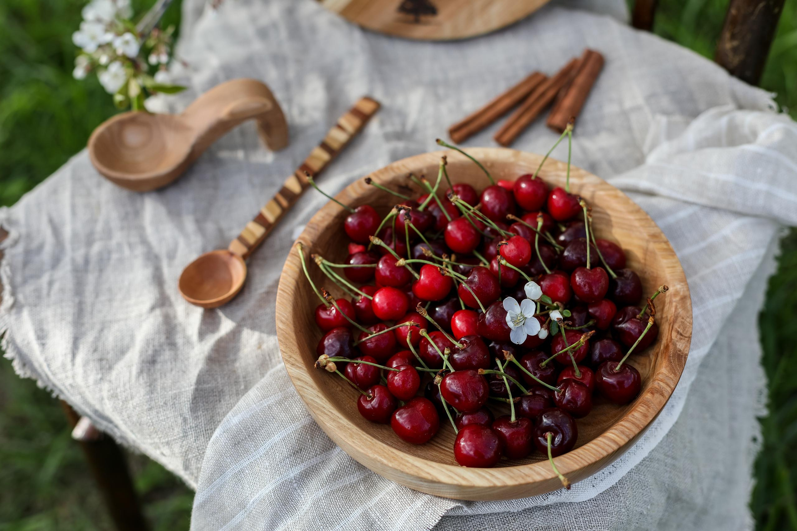 Уличные съемки еды и деревянной посуды. Фотограф в Костроме, Ярославле, Москве Светлана Заведеева