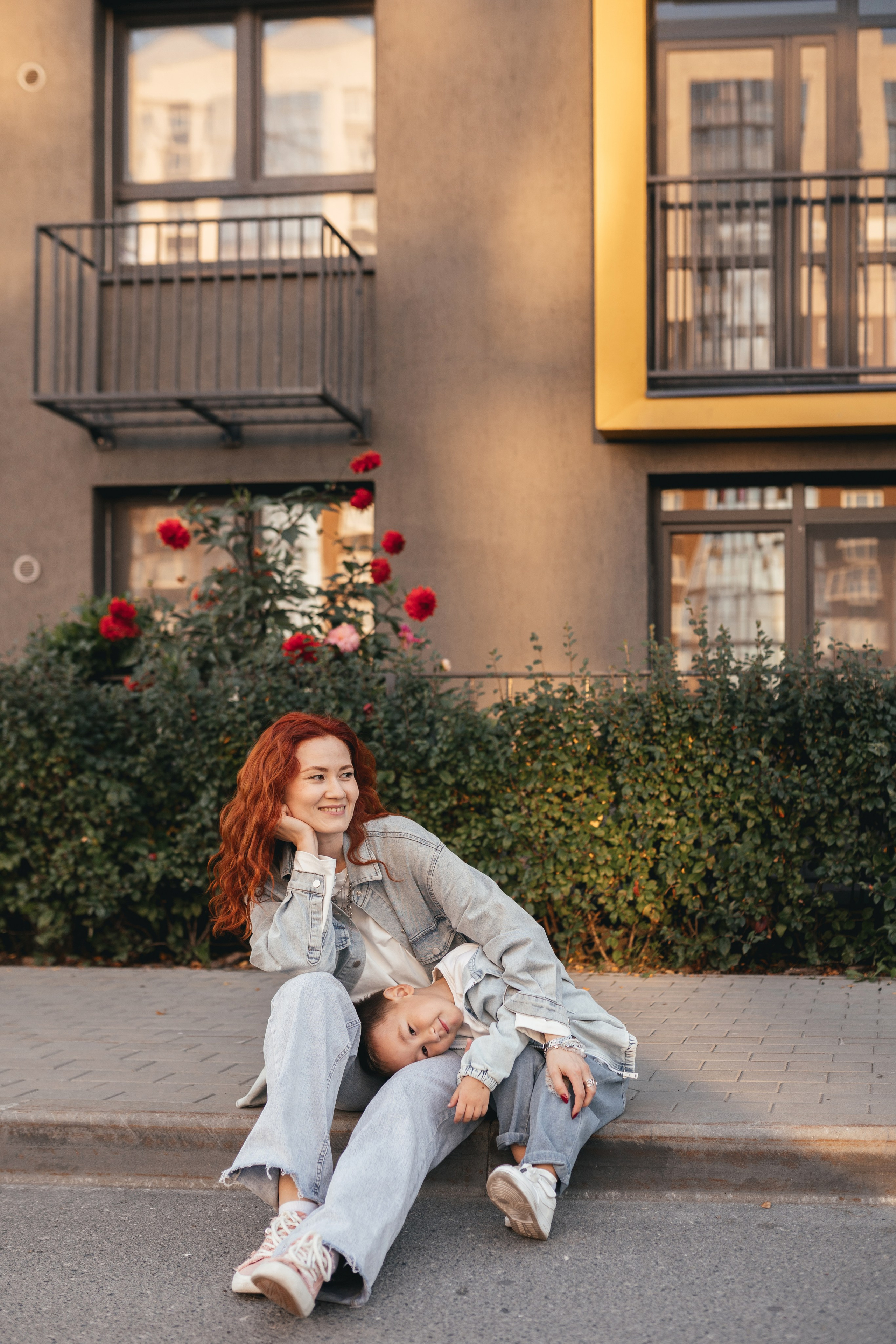 Прогулка в своем дворе. Семейный фотограф в Тюмени  Утенкова Юлия