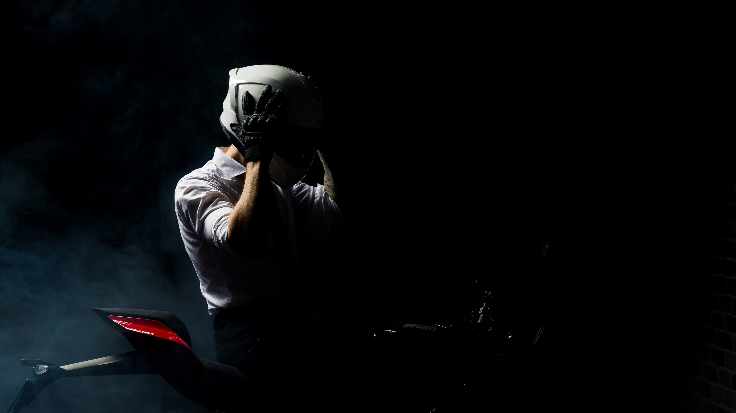 LANKARRA мотоблоггер. Photomantis