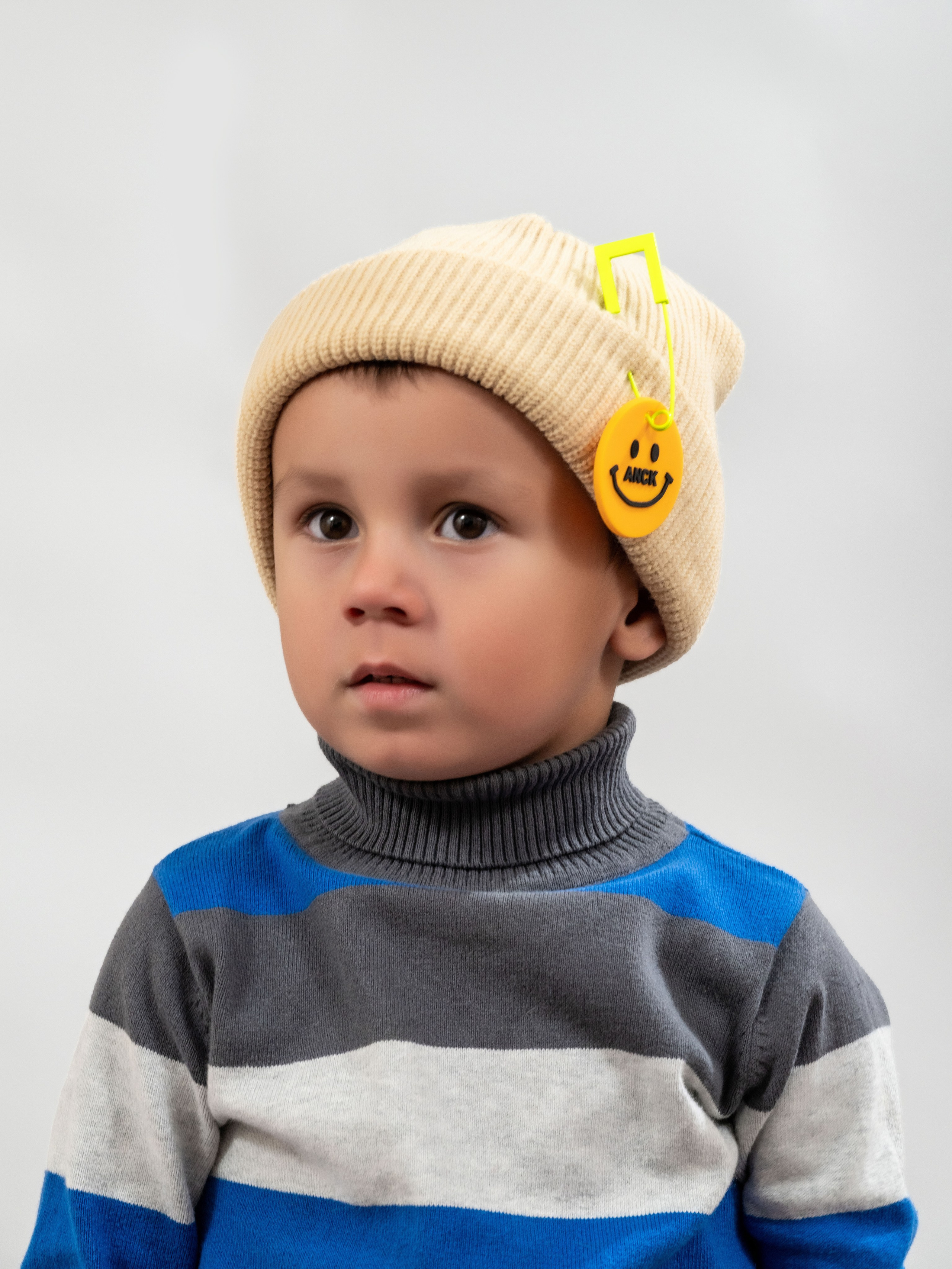 Детские шапочки, съемка для маркетплейсов, модельная съемка. Олейник Денис — предметный фотограф, фотограф для маркетплейсов в Казани