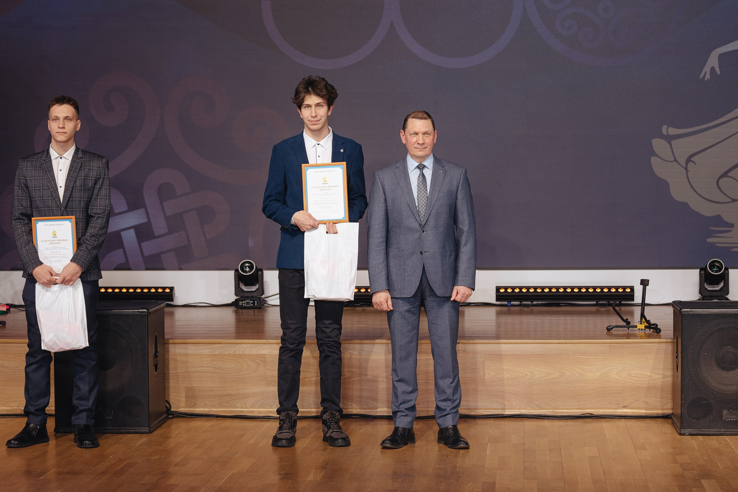 Студенческий бал. Свадебный и семейный фотограф в Улан-Удэ