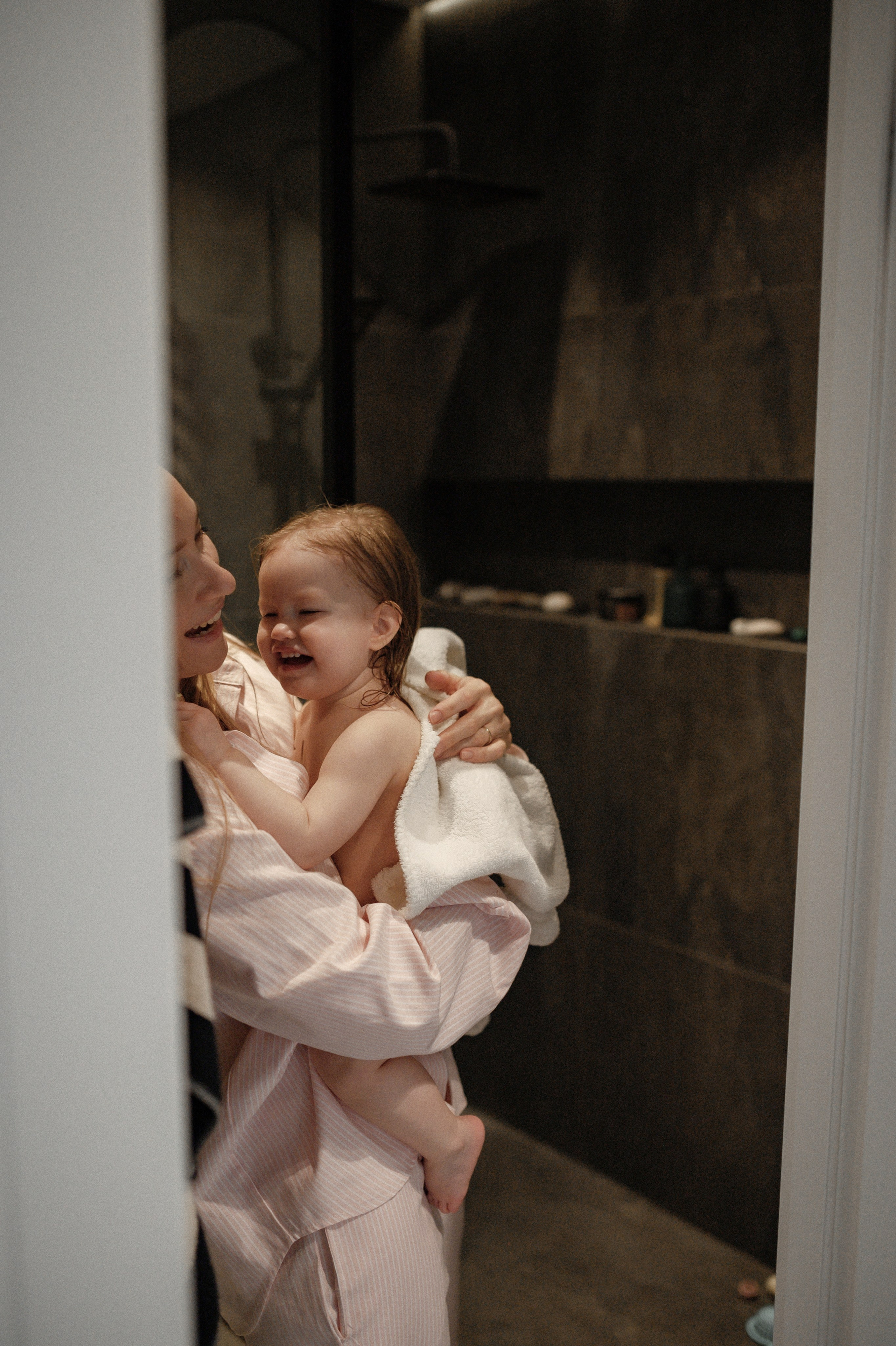 Даша и Варя дома. Семейный и свадебный lifestyle-фотограф в Москве Мария Петрова