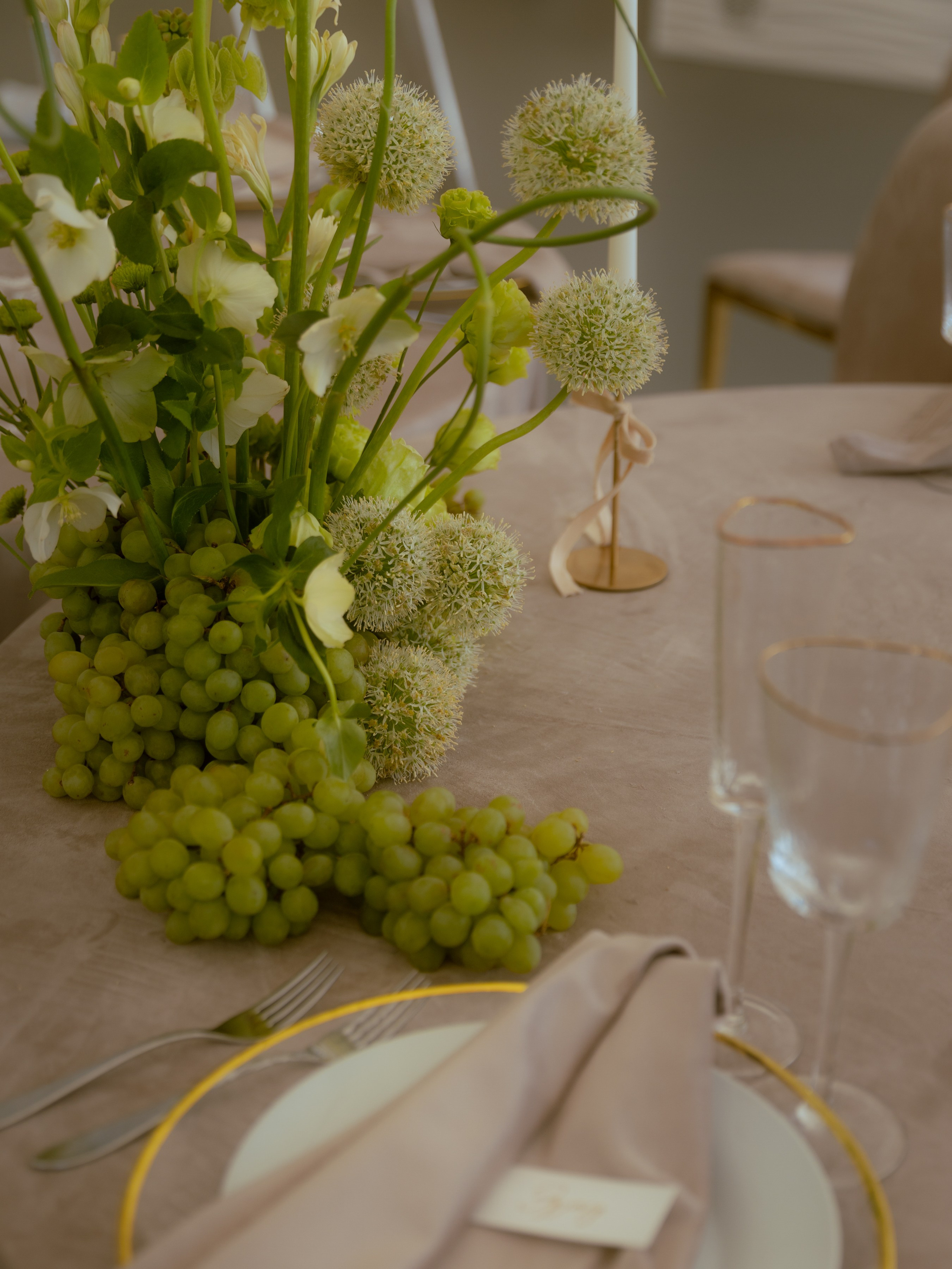 Надя и Вова, современная классика за городом, СПб. Фотограф в Москве Екатерина Черненко