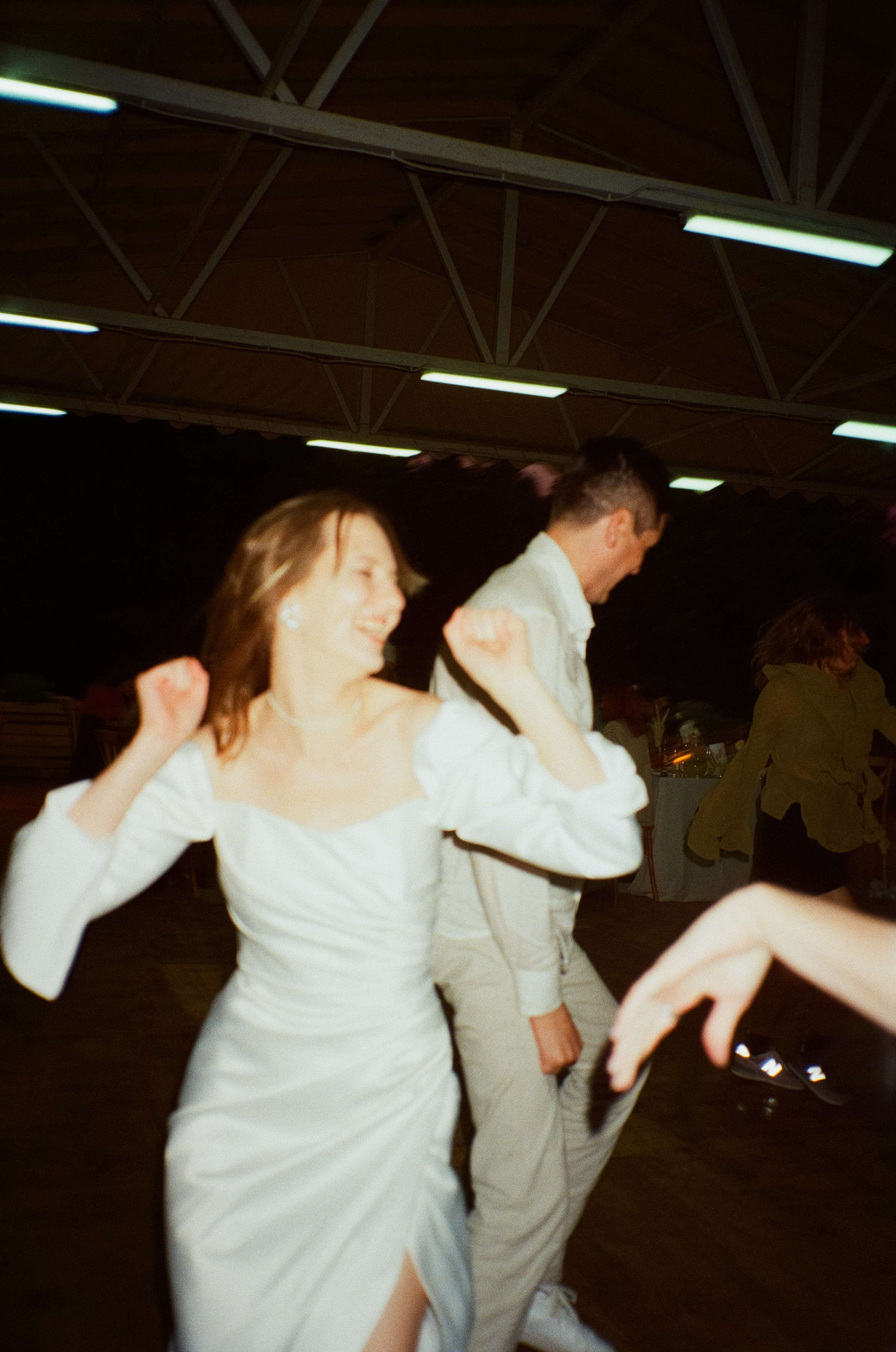 Алиса и Слава, роспись в Москве и вечеринка на природе, подальше от города. Фотограф в Москве Екатерина Черненко