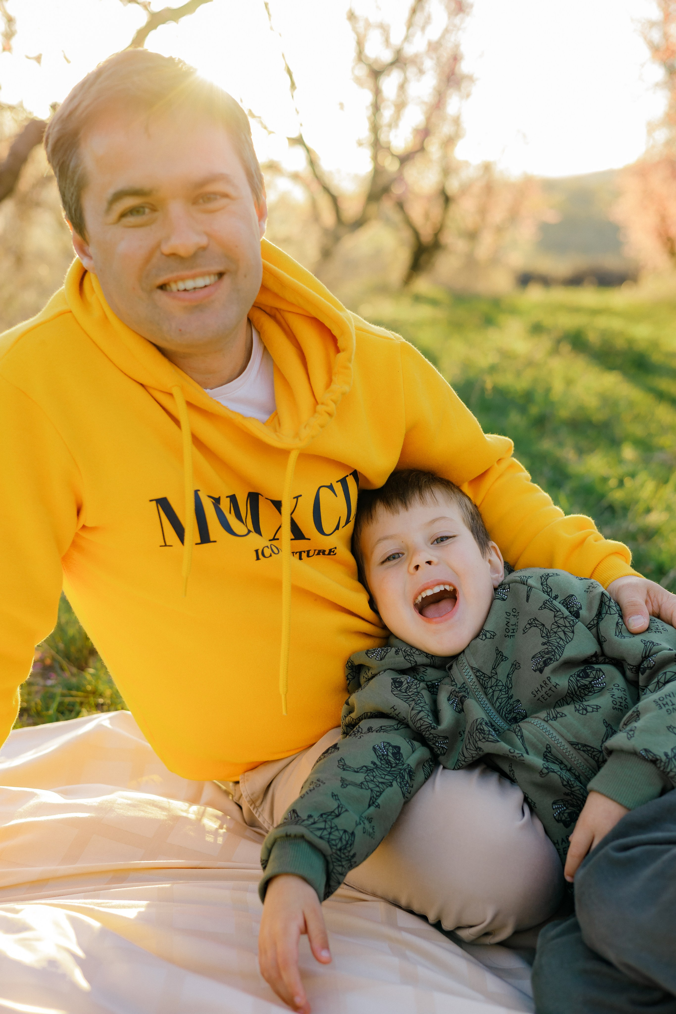 Закат в персиковом саду