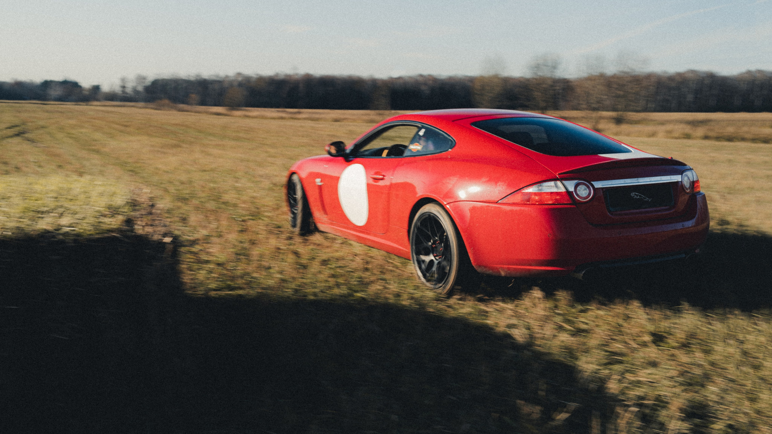 Автомобильная фотосессия Jaguar XK + портрет владельца. Фотограф Илья К. в Москве