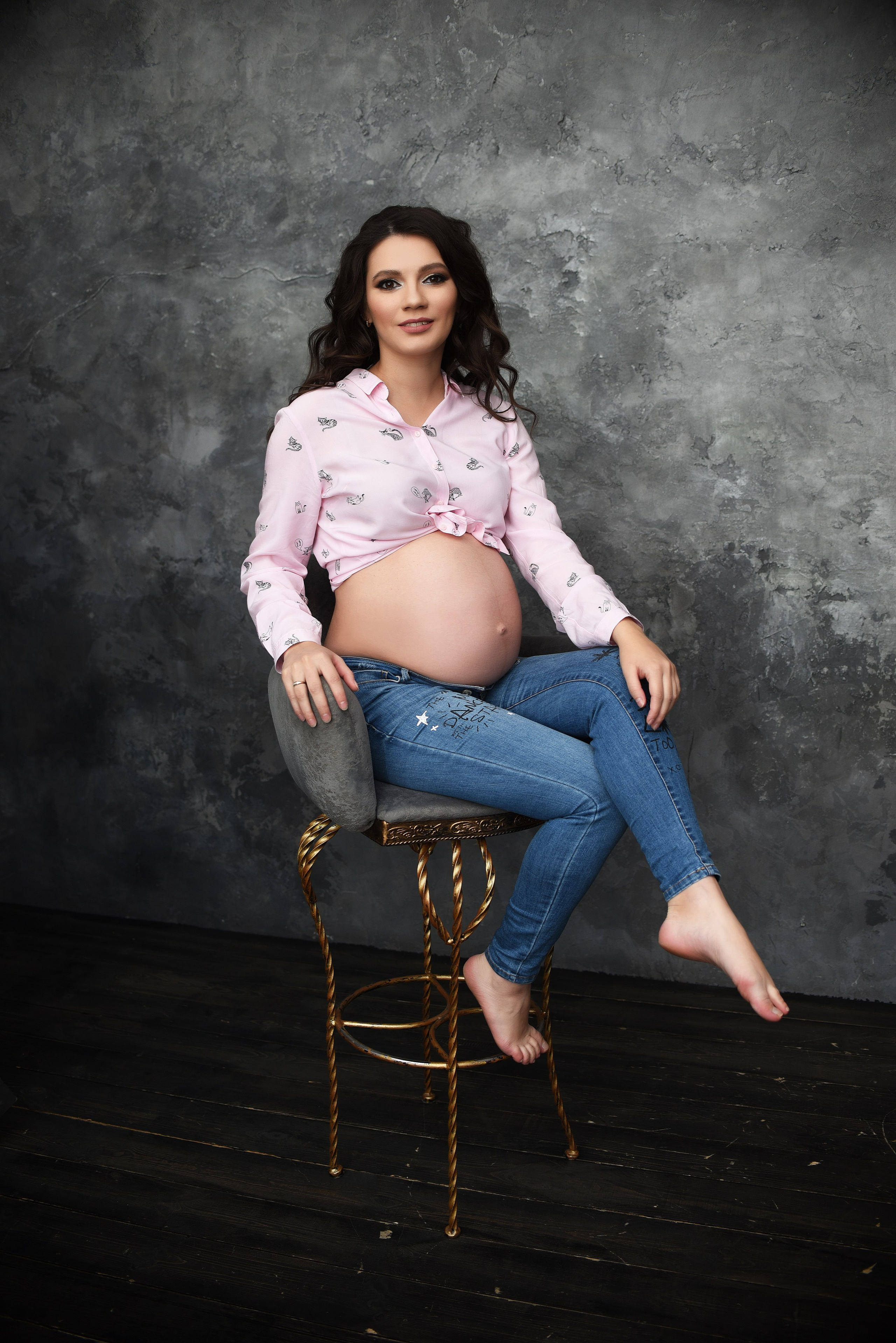 Фотосессия беременности студийная съемка. Свадебный, семейный, детский, контент фотограф в Омске Максим Ильин