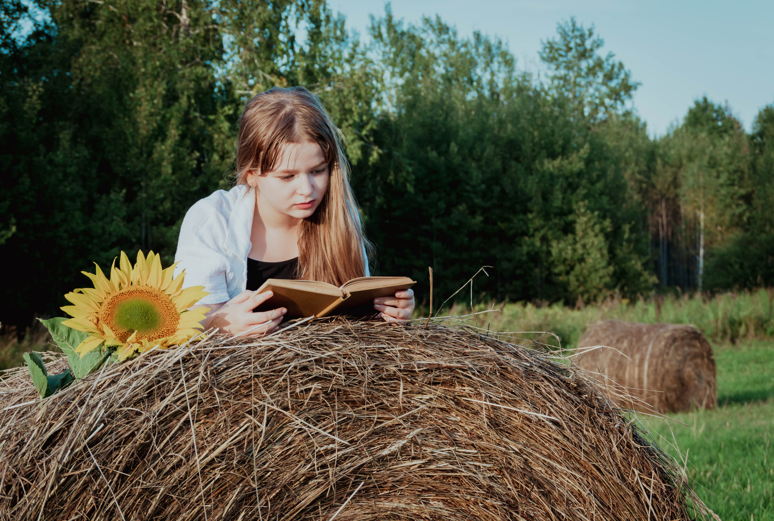 Фотосессия в тюках сена, в соломе. Елена Волкова семейный фотограф в станице Гостагаевской города-курорта Анапа