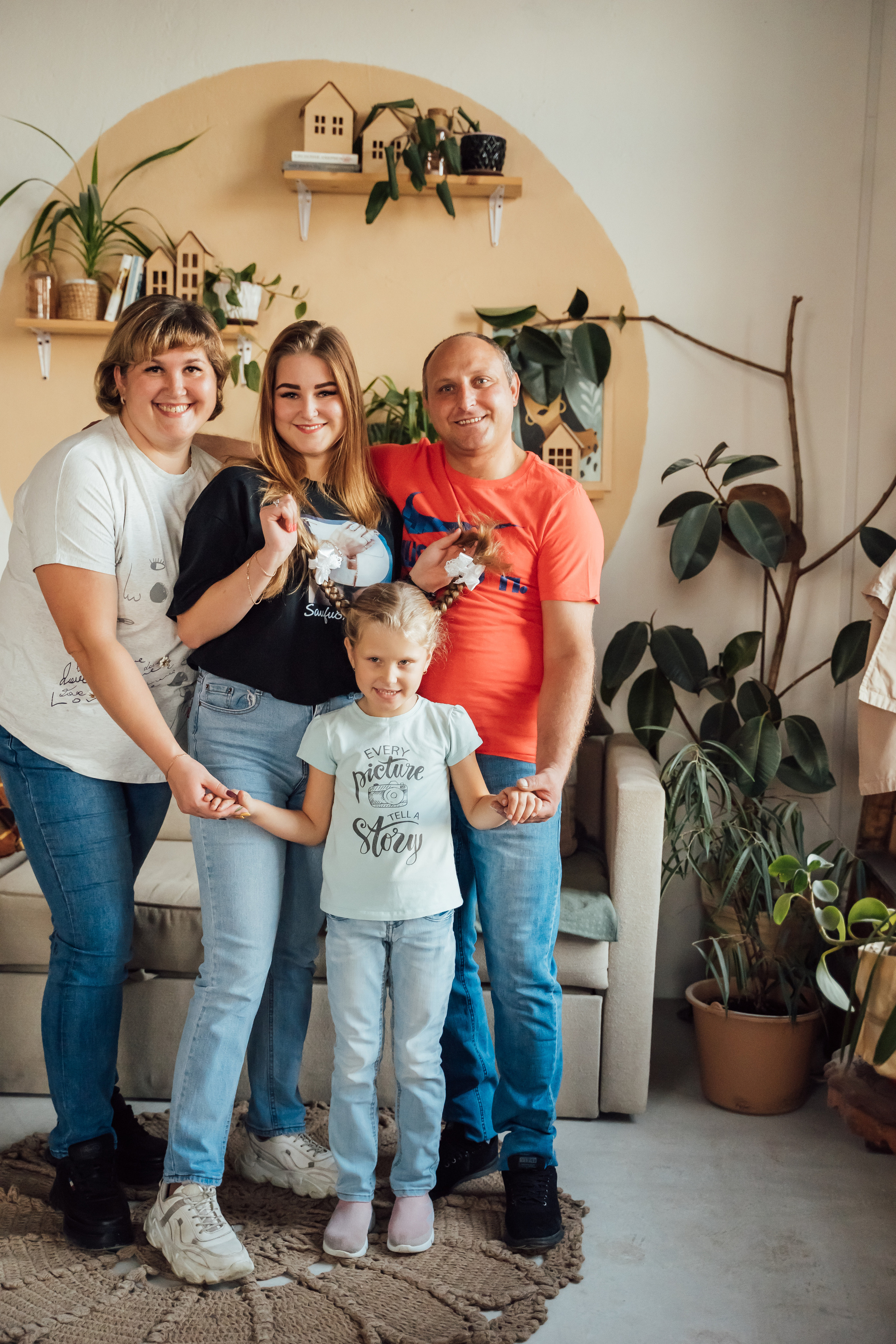 Семейная фотосессия в студии. Свадебный фотограф в Коломне, Воскресенске, Егорьевске Владимир Петров