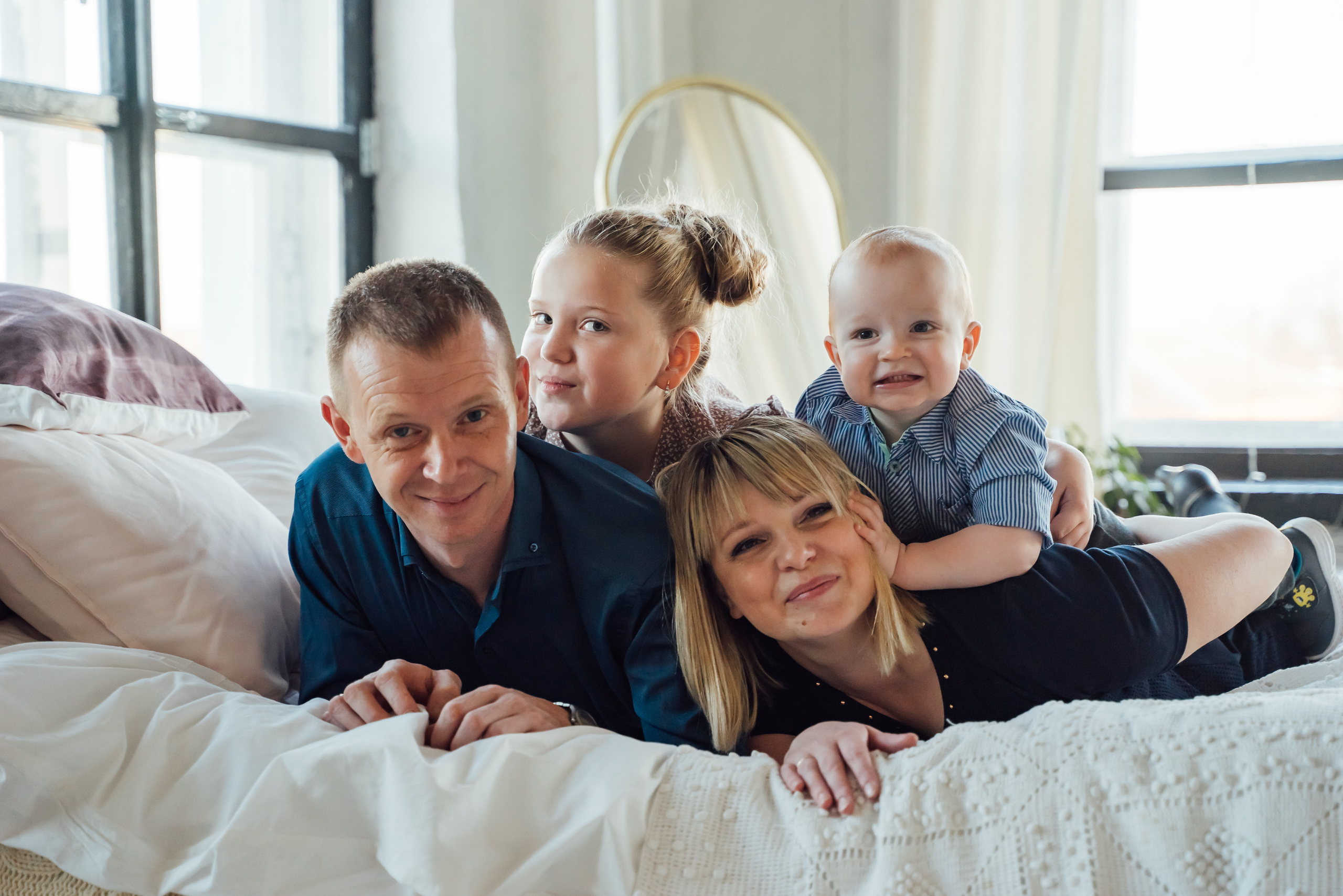 Семейная фотосессия в студии. Свадебный фотограф в Коломне, Воскресенске, Егорьевске Владимир Петров