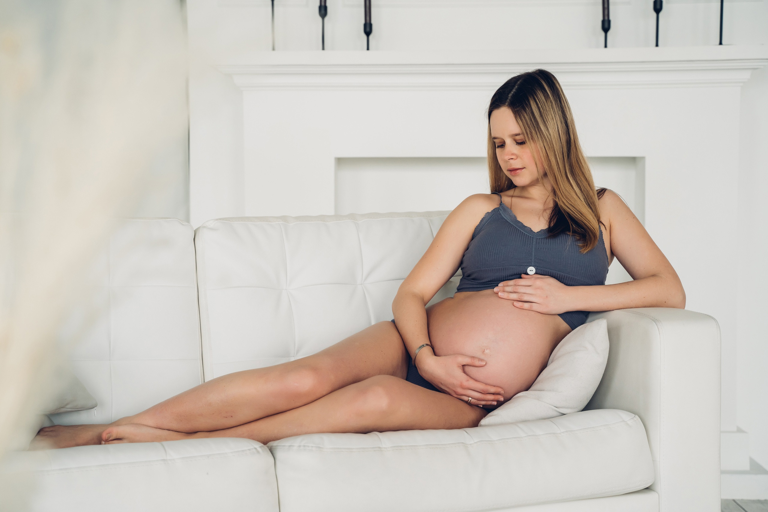 Фотосессия беременности в студии: ждём малыша. Свадебный фотограф в Коломне, Воскресенске, Егорьевске Владимир Петров