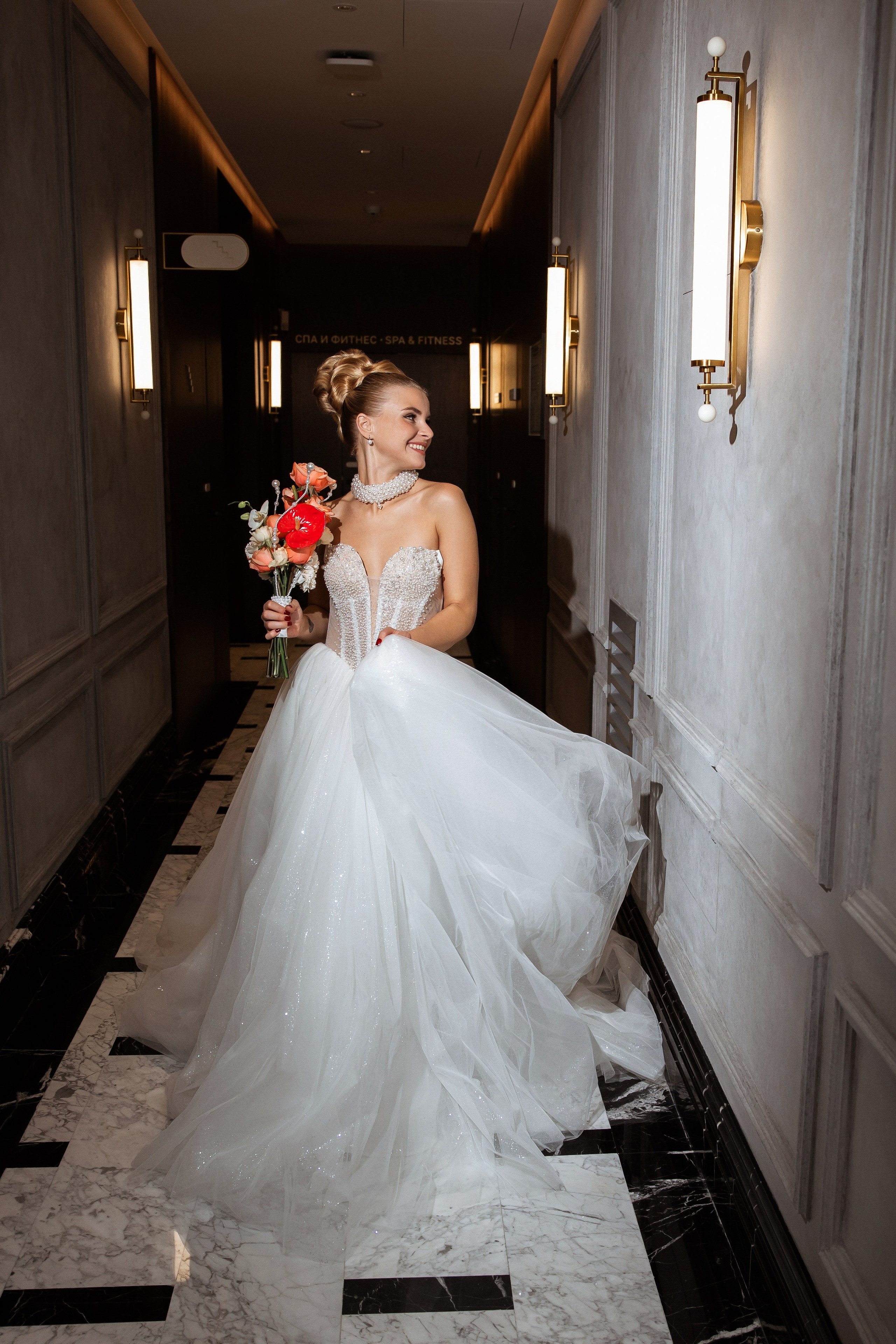 Локация отель Акрон платья салон Свадебный Мир модель Арина. Свадебный и семейный фотограф Татьяна Ласкина в Великом Новгороде