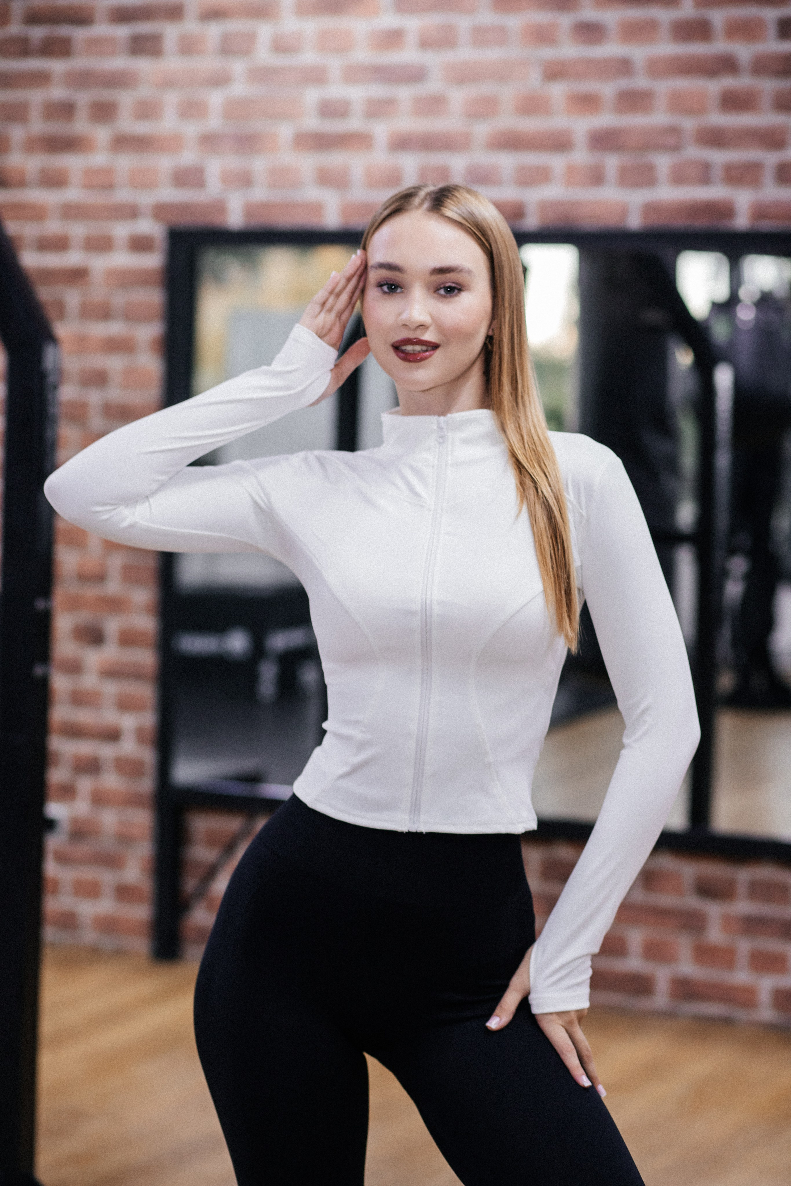 Контент съёмки одежды. Фотограф и видеограф Иркутск, семейная фотосессия, фото для аватарки