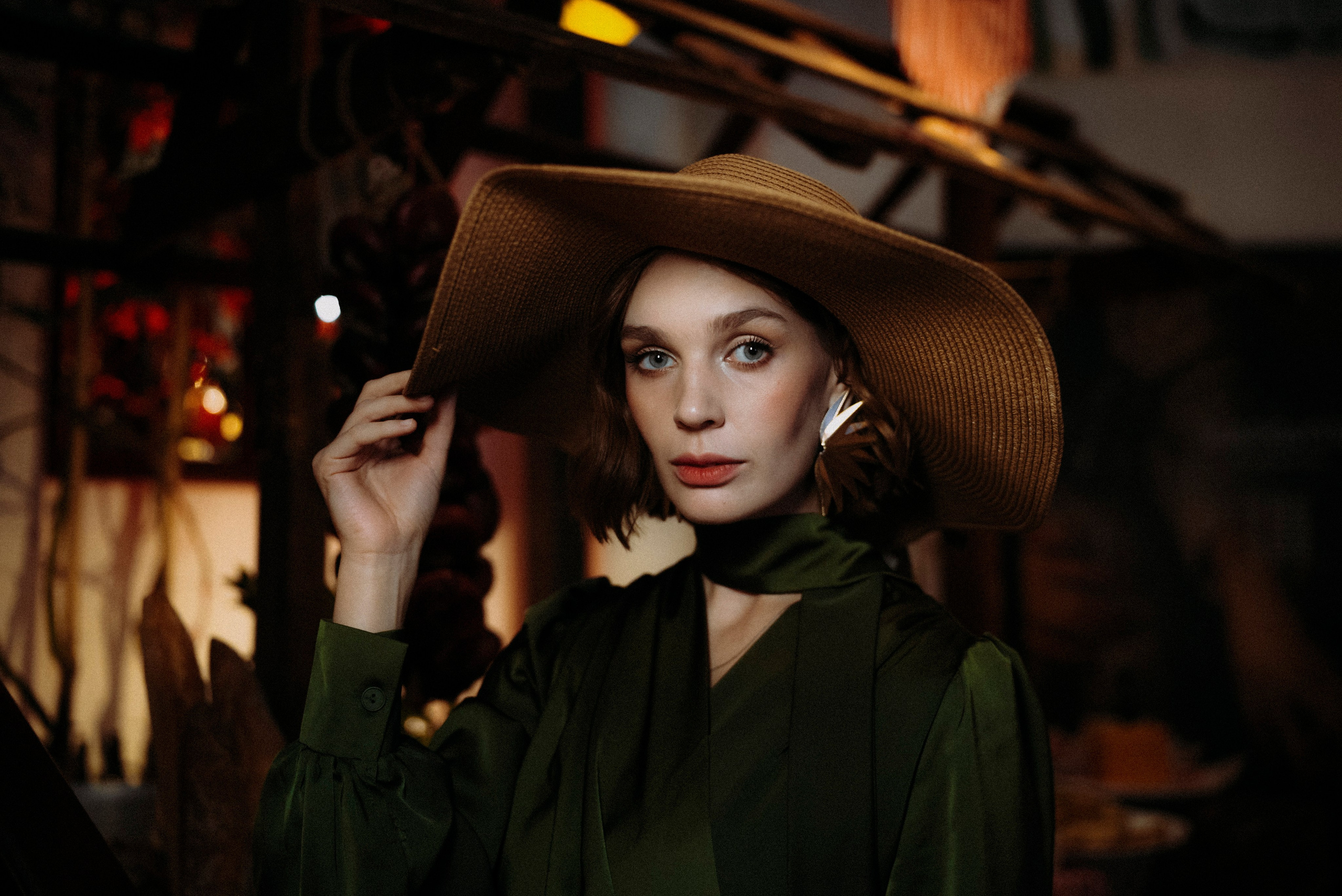 2025. Стрит-фотография, полная абсурда, идиотизма и красоты