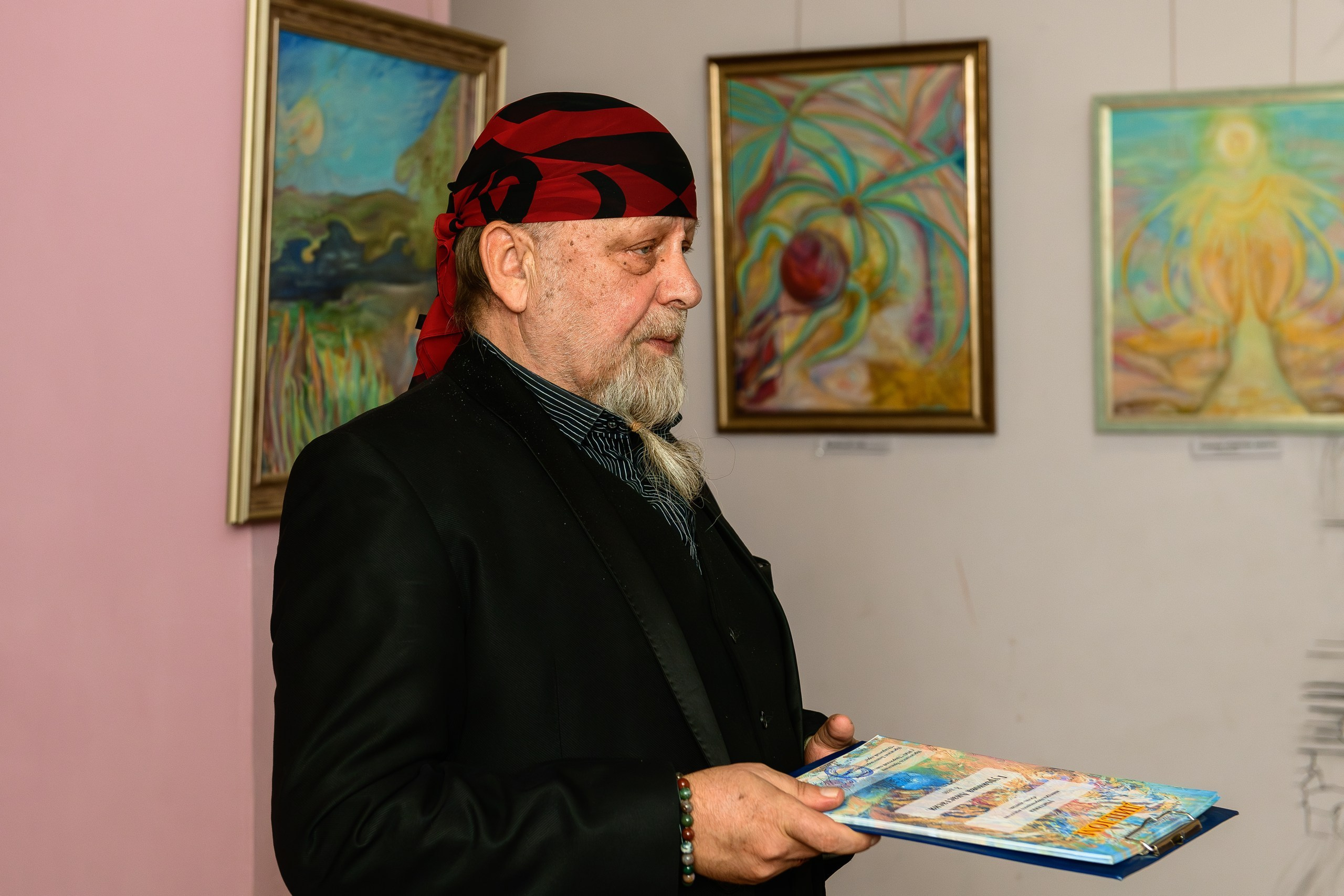 Выставка «Влюбленная в мир». Художница Татьяна Иванова-Гуляева. Фотограф Валерия Голубева (Миронова)