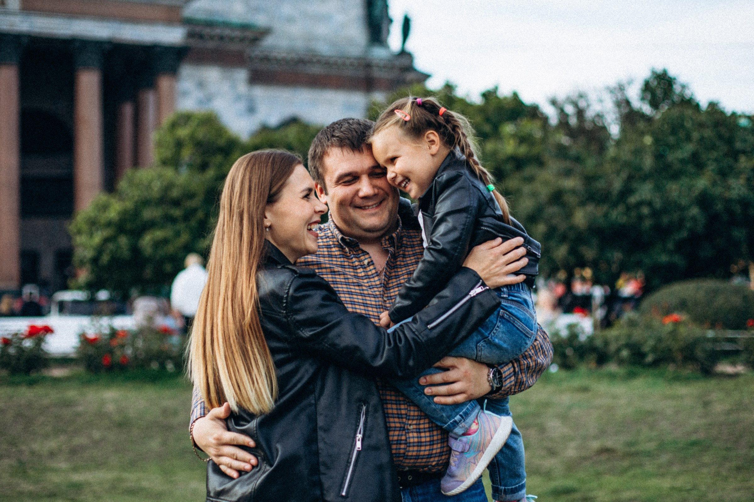 Мария с семьей в сентябре. Фотопрогулка в Петербурге. Индивидуальный и семейный фотограф в Санкт-Петербурге