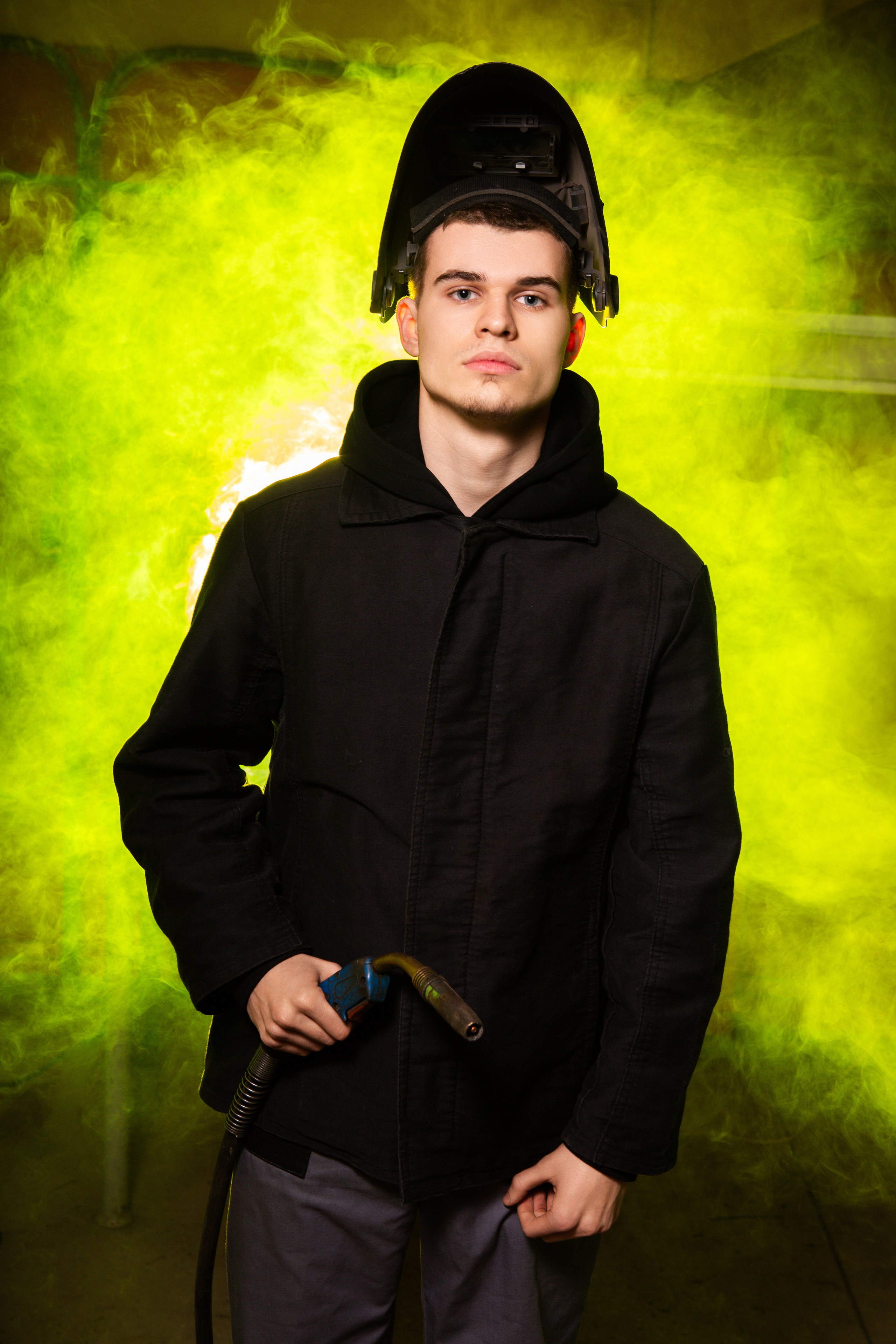 Портретная Фотосессия в Цеху для Выпускников Сварщиков | Твой Альбом Мценск. ТВОЙ АЛЬБОМ / ТВОИ ПРАВИЛА