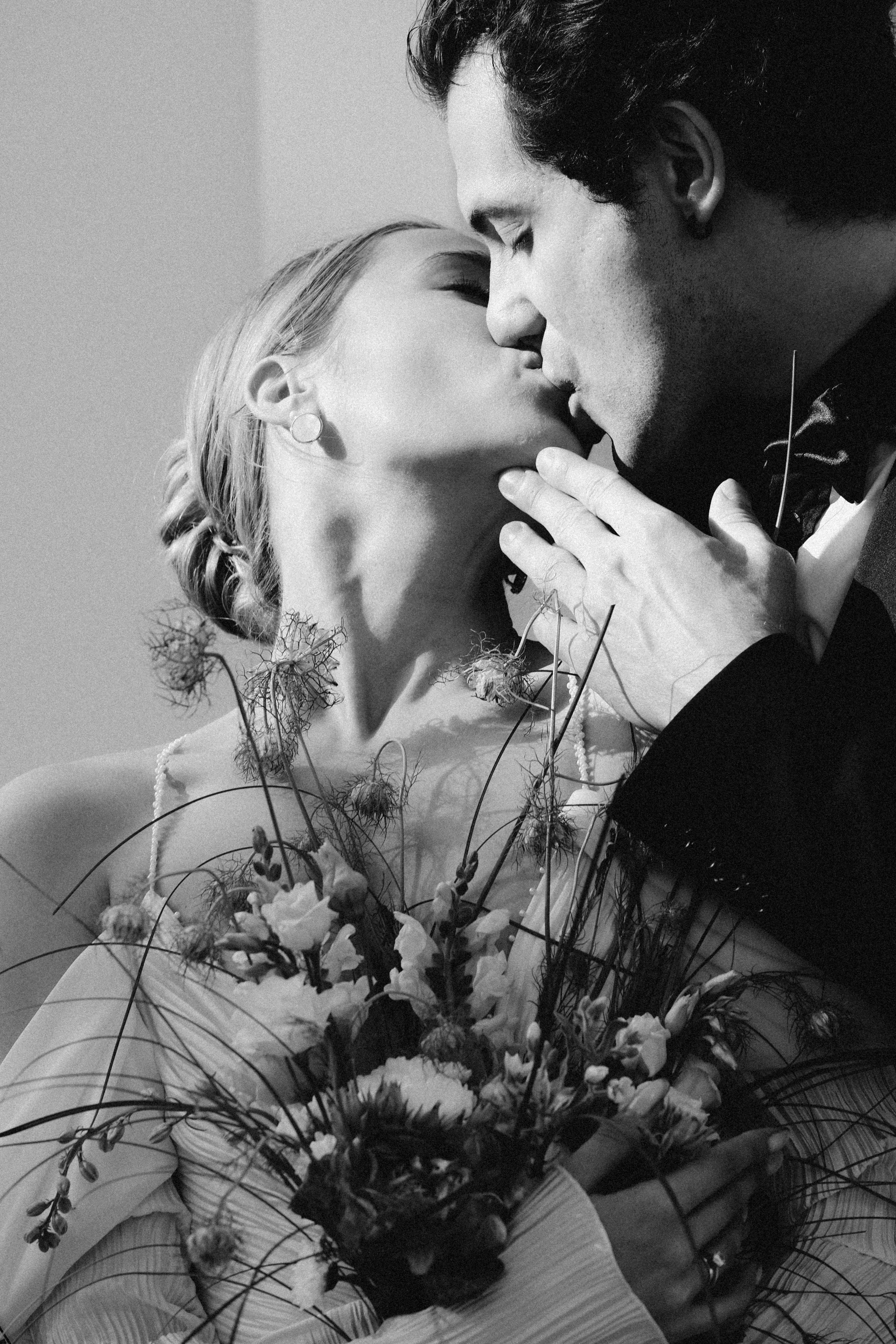 СВАДЕБНАЯ СЬЕМКА В ПАРКЕ ОРАНИЕНБАУМ. Профессиональный фотограф, Санкт-Петербург — Виктория Богомолова