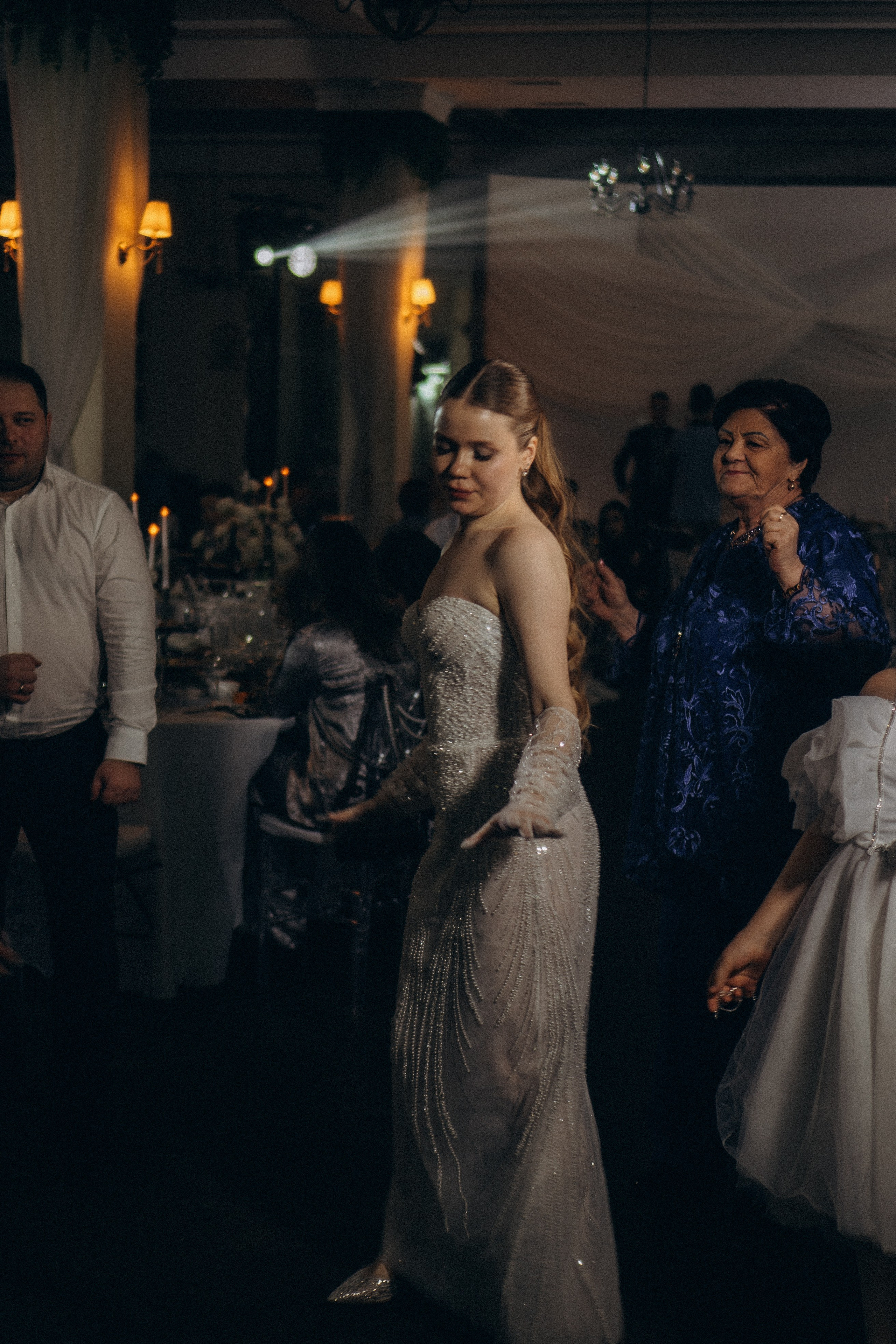 СЬЕМКА СВАДЕБНОГО БАНКЕТА (СНЯТО В СИБИРЕ В НИЖНЕВАРТОВСКЕ). Профессиональный фотограф, Санкт-Петербург — Виктория Богомолова