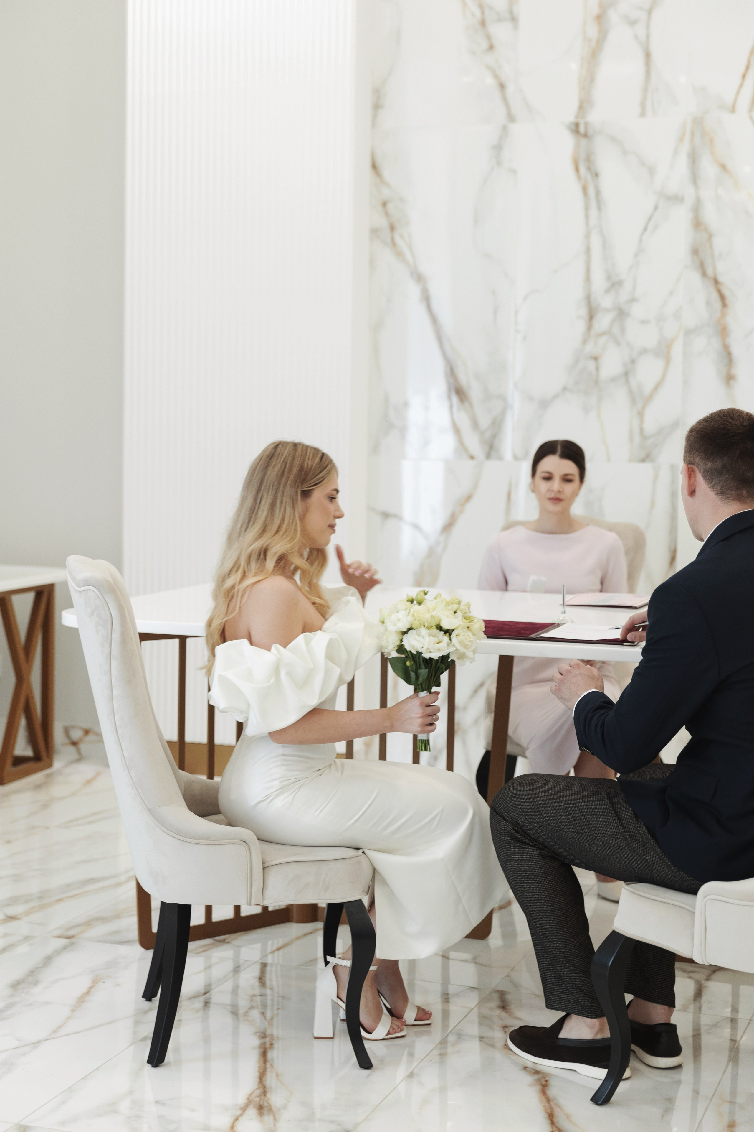 Свадебная фотосессия на Котельнической набережной и в парке Царицыно, Роспись в Шипиловском ЗАГСе. Свадебный фотограф Москва Анастасия Храмова