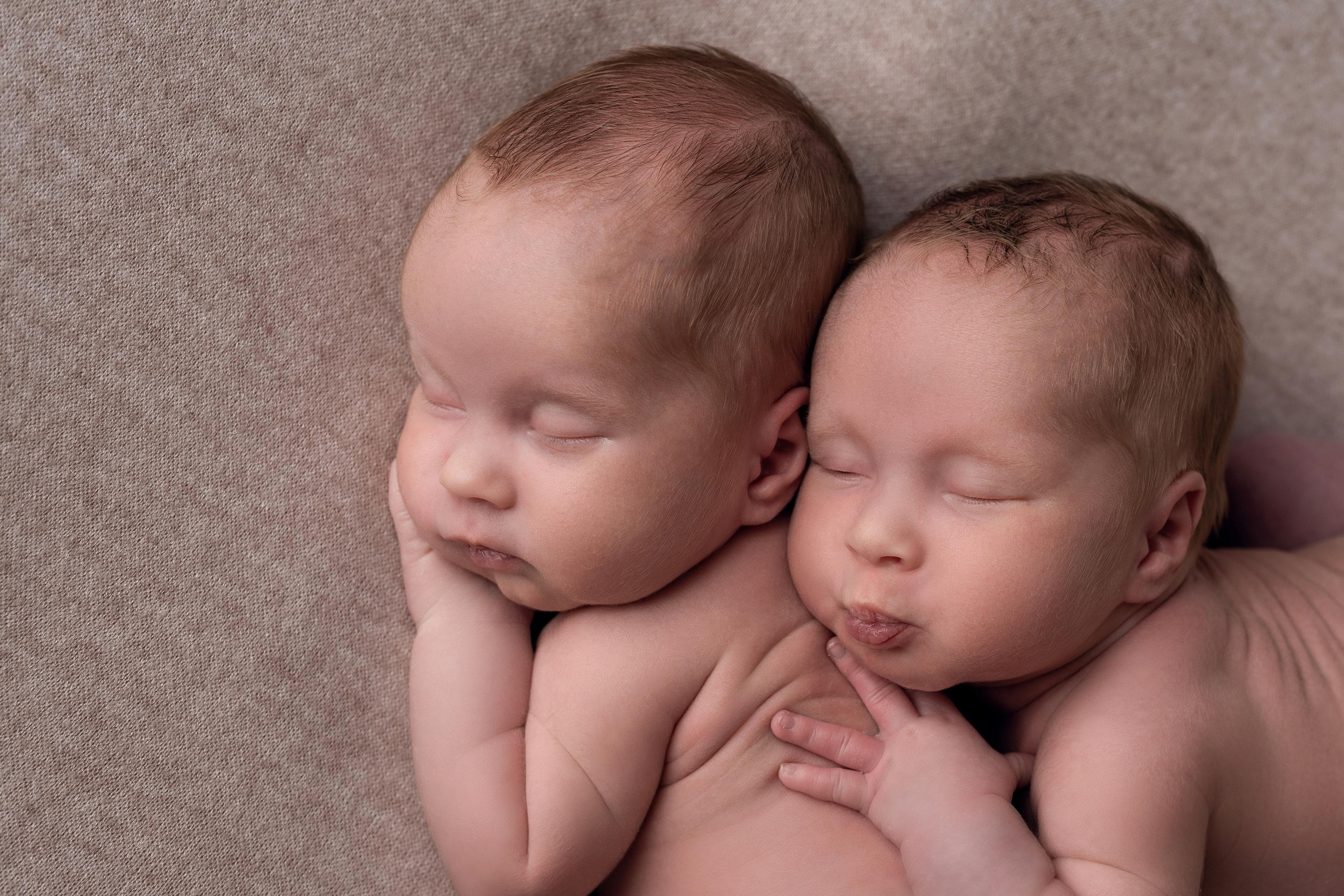 Фотограф новорожденных в городе Екатеринбург, Дегтярск, Ревда newborn. Фотограф новорожденных в Екатеринбурге Анастасия Карманова