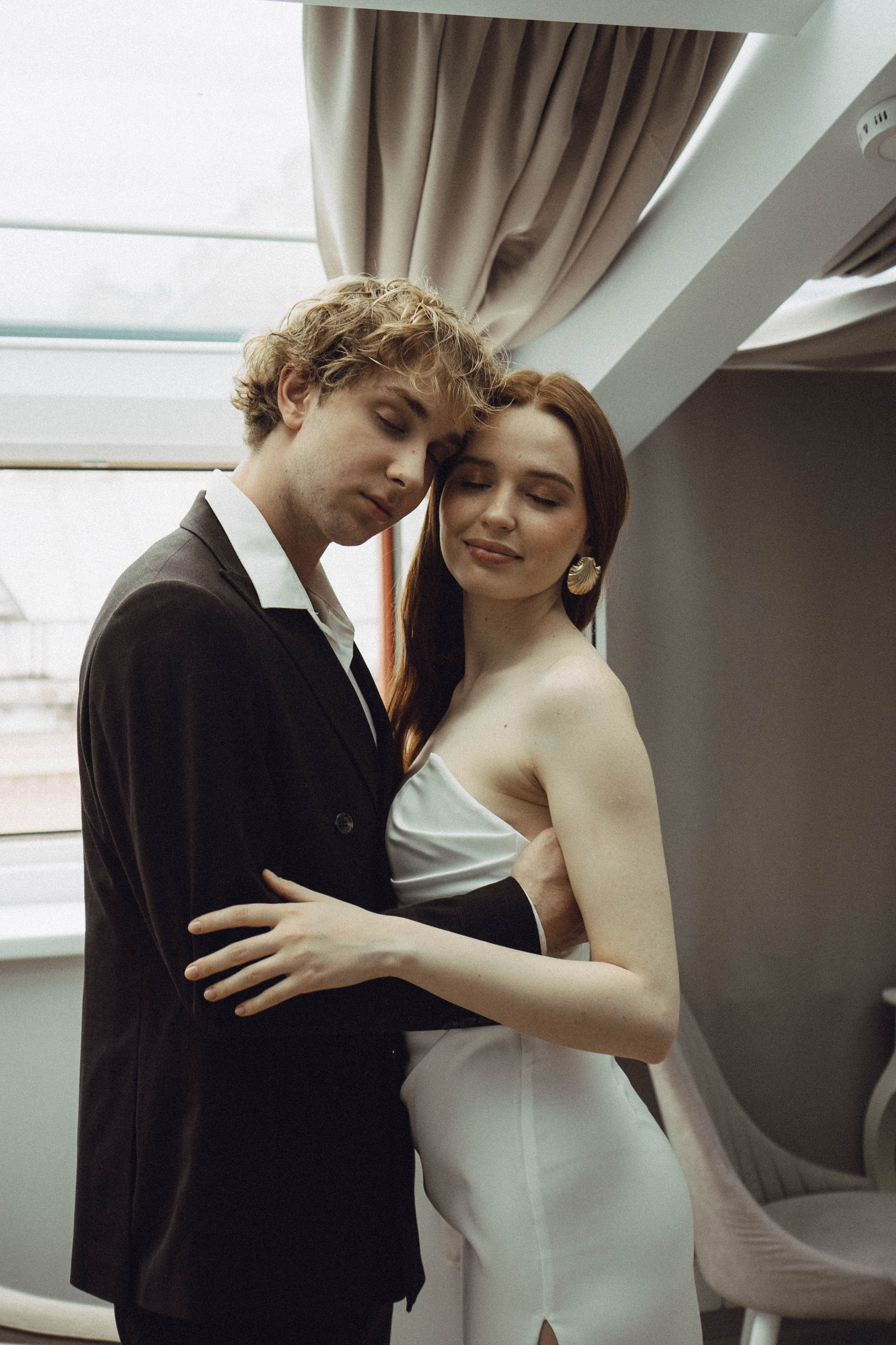 СВАДЕБНАЯ СЬЕМКА В ОТЕЛЕ. СБОРЫ ЖЕНИХА И НЕВЕСТЫ И ТАКЖЕ ТОР И ПОДГОТОВКА К ПРОГУЛКЕ. Профессиональный фотограф, Санкт-Петербург — Виктория Богомолова