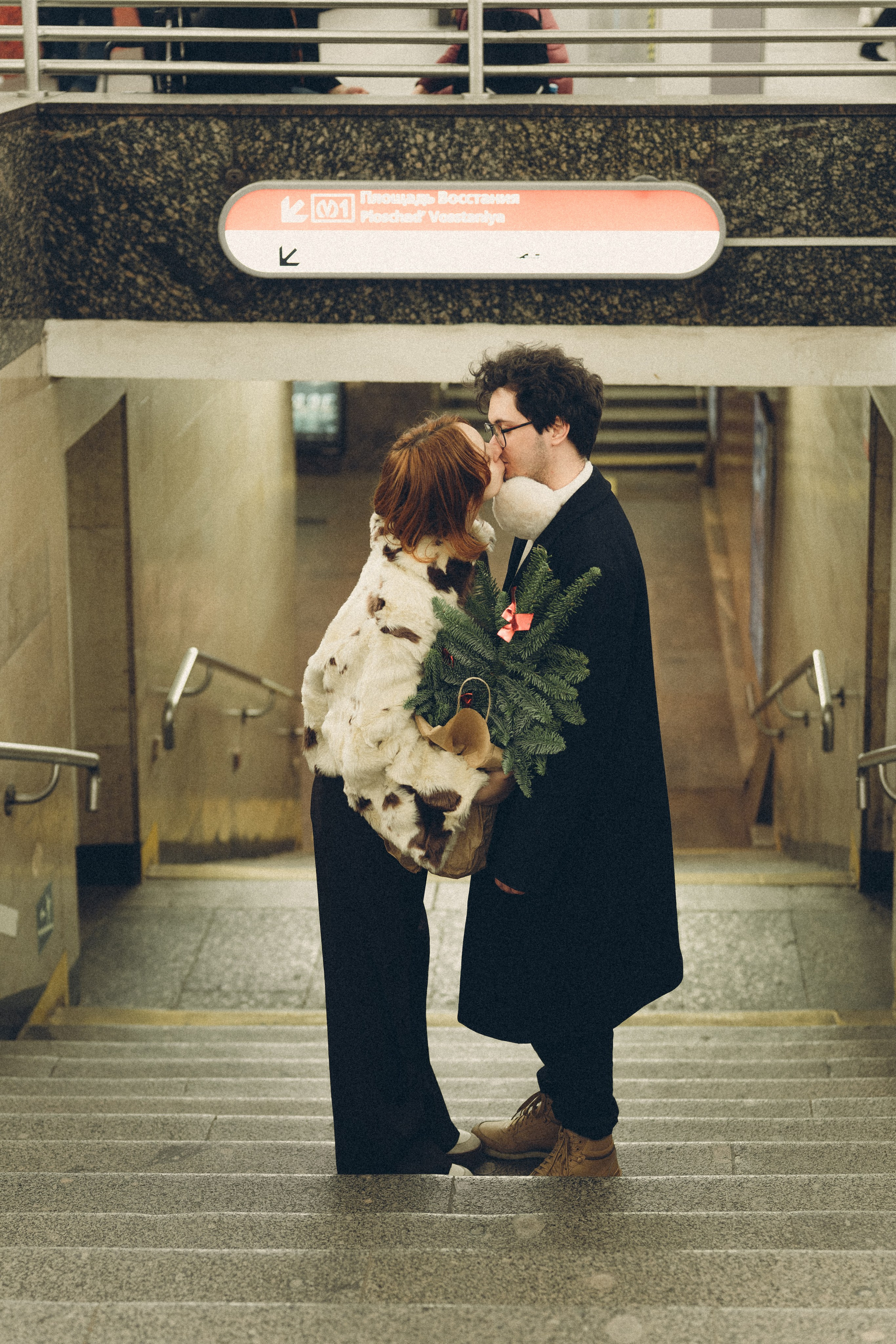 НОВОГОДНЯЯ ФОТОСЕСИИЯ ПАРЫ В МЕТРО ЛЮБОВЬ. Профессиональный фотограф, Санкт-Петербург — Виктория Богомолова