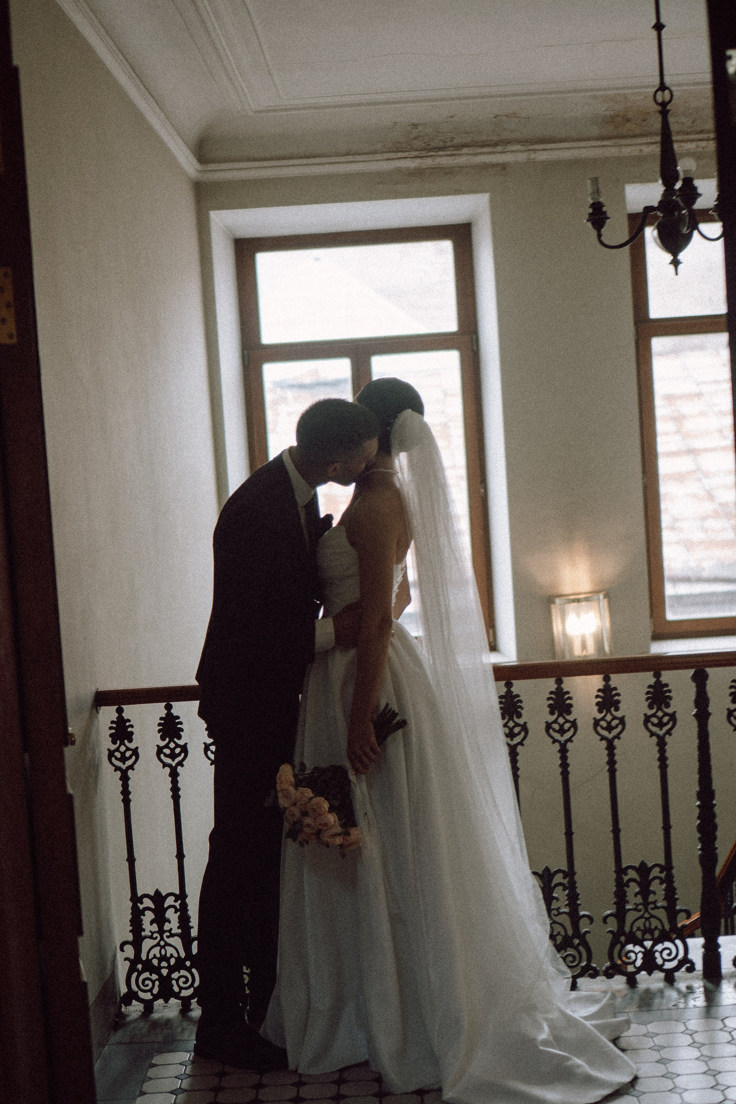 СВАДЕБНАЯ ПРОГУЛКА В САНТК-ПЕТЕРБУРГЕ (ИСАКИЕВСКИЙ СОБОР, ЗИМНЯЯ КАНАВКА, ЭРМИТАЖ И БОЛЬШАЯ МОРСКАЯ УЛИЦА). Профессиональный фотограф, Санкт-Петербург — Виктория Богомолова