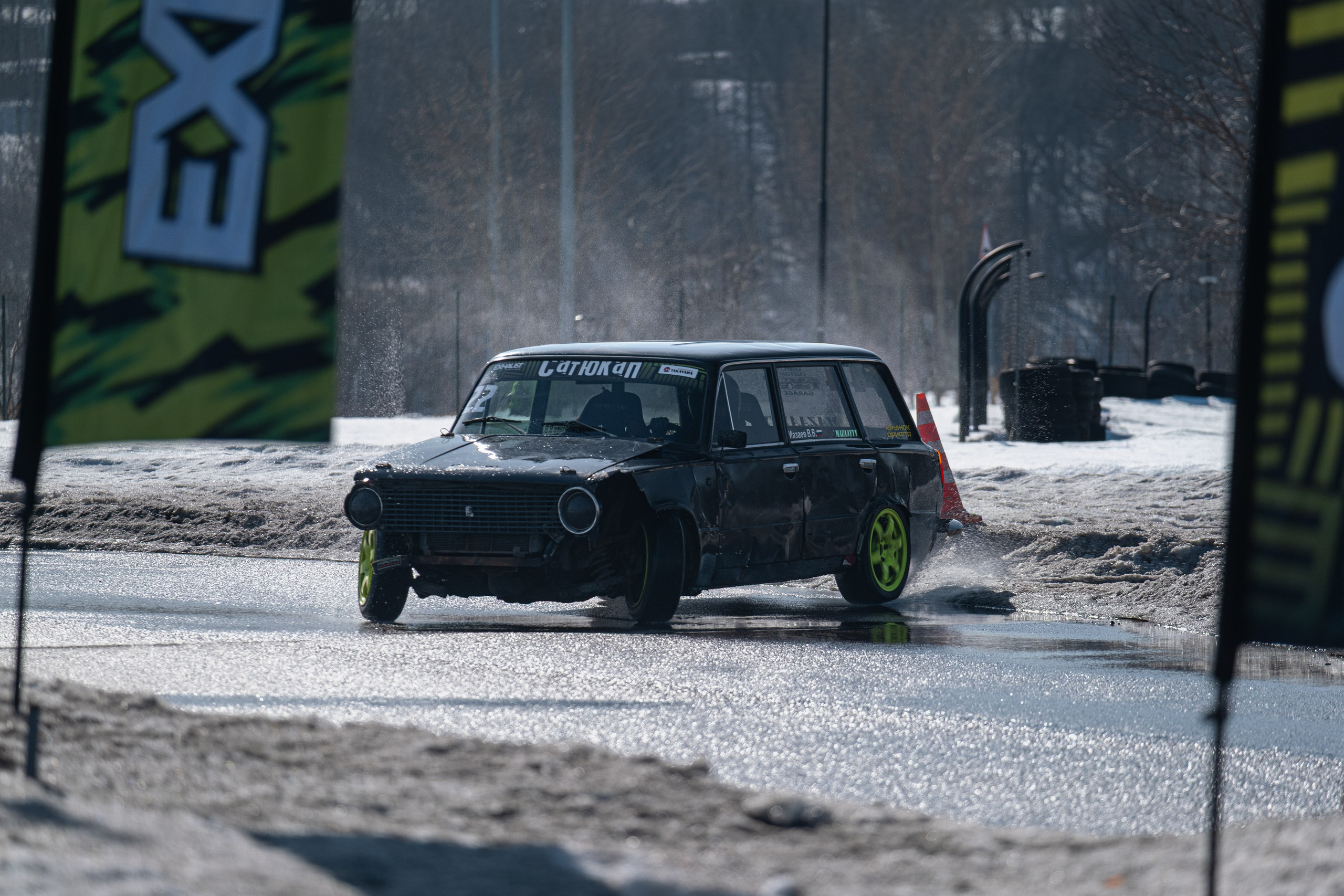 Спортивная автомобильная съемка. Malenkyia