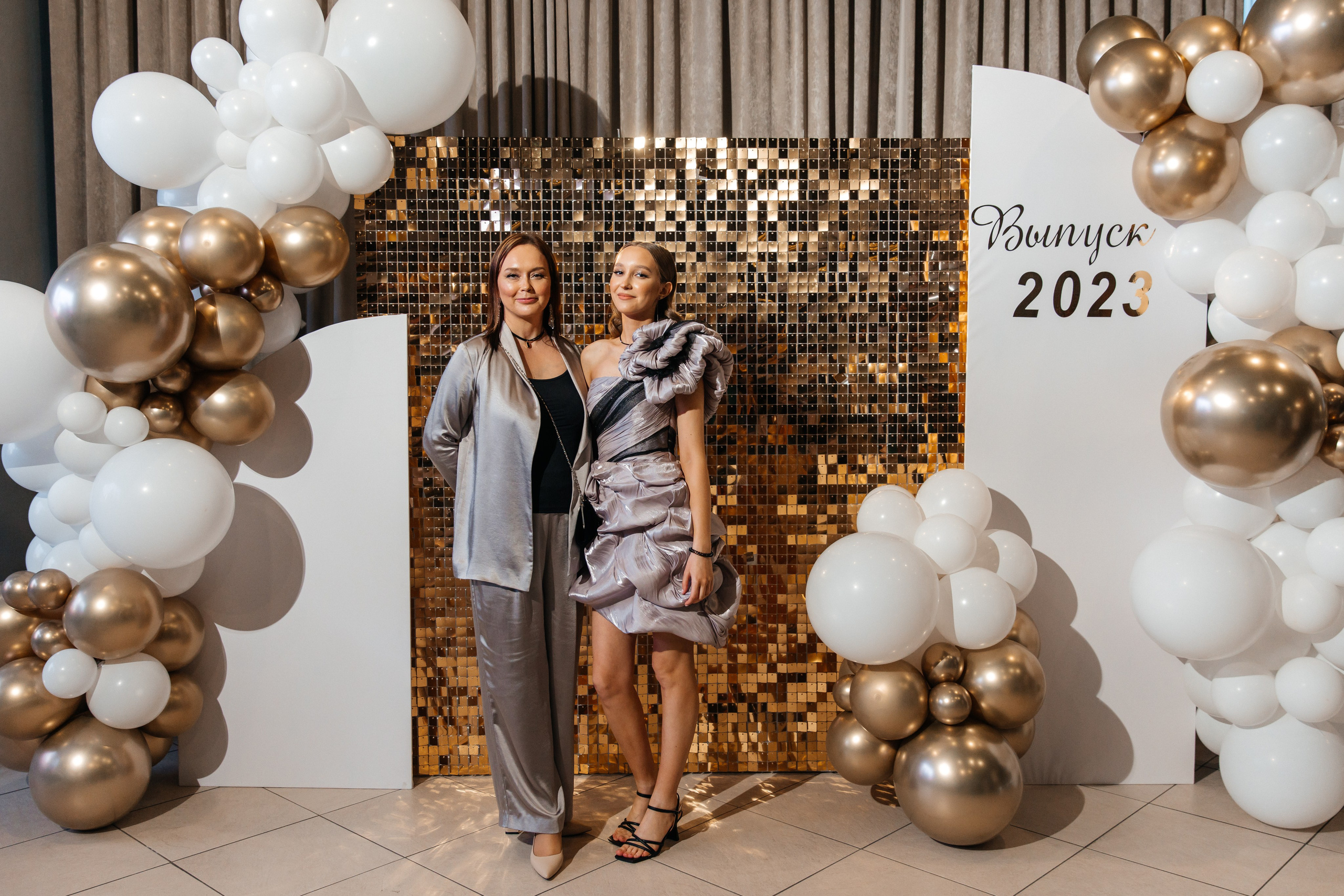 2023-06-23 Выпускной МБОУ СОШ № 10. Фотограф в Красноярске