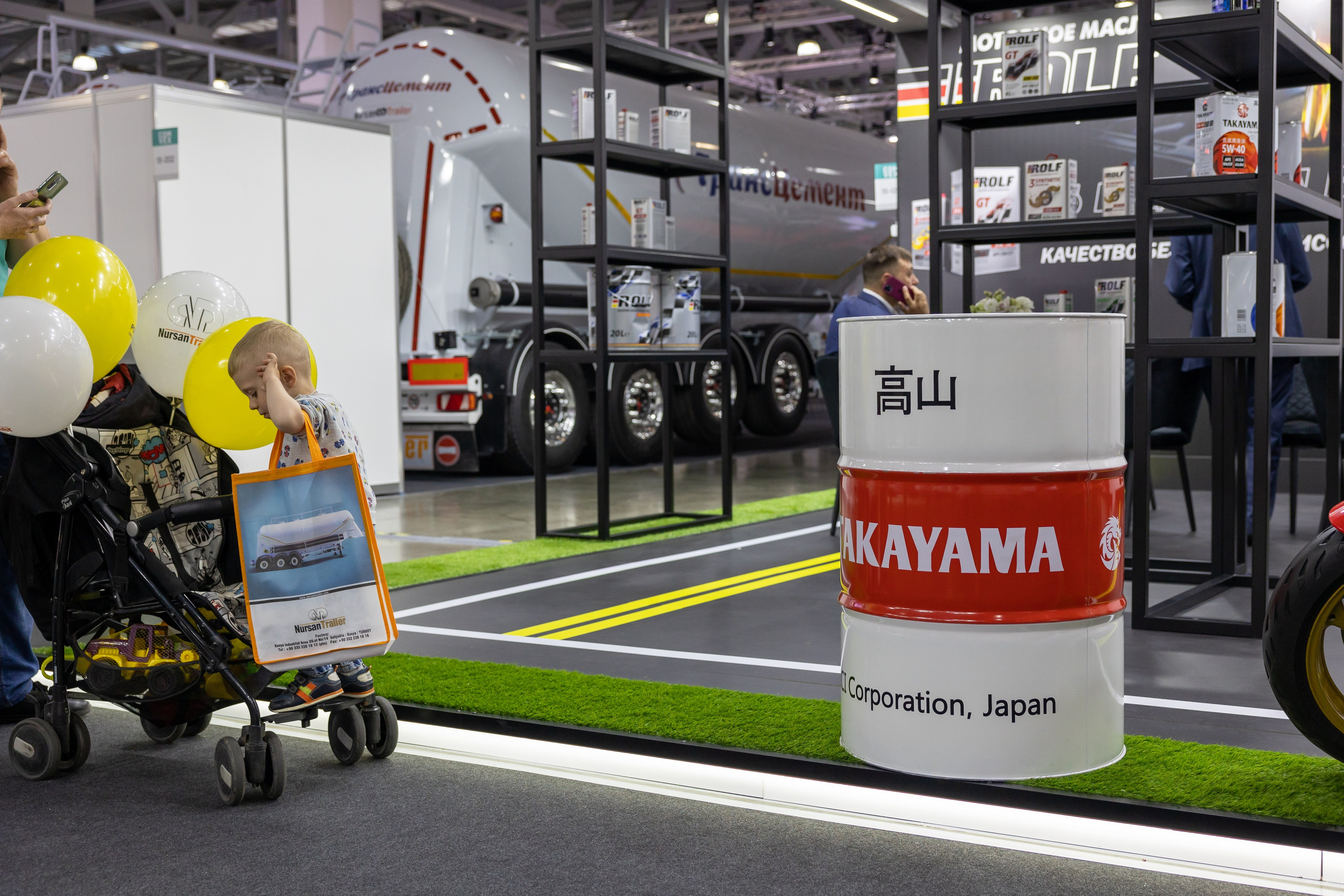 May trucks EXPRO. IDeAI studio