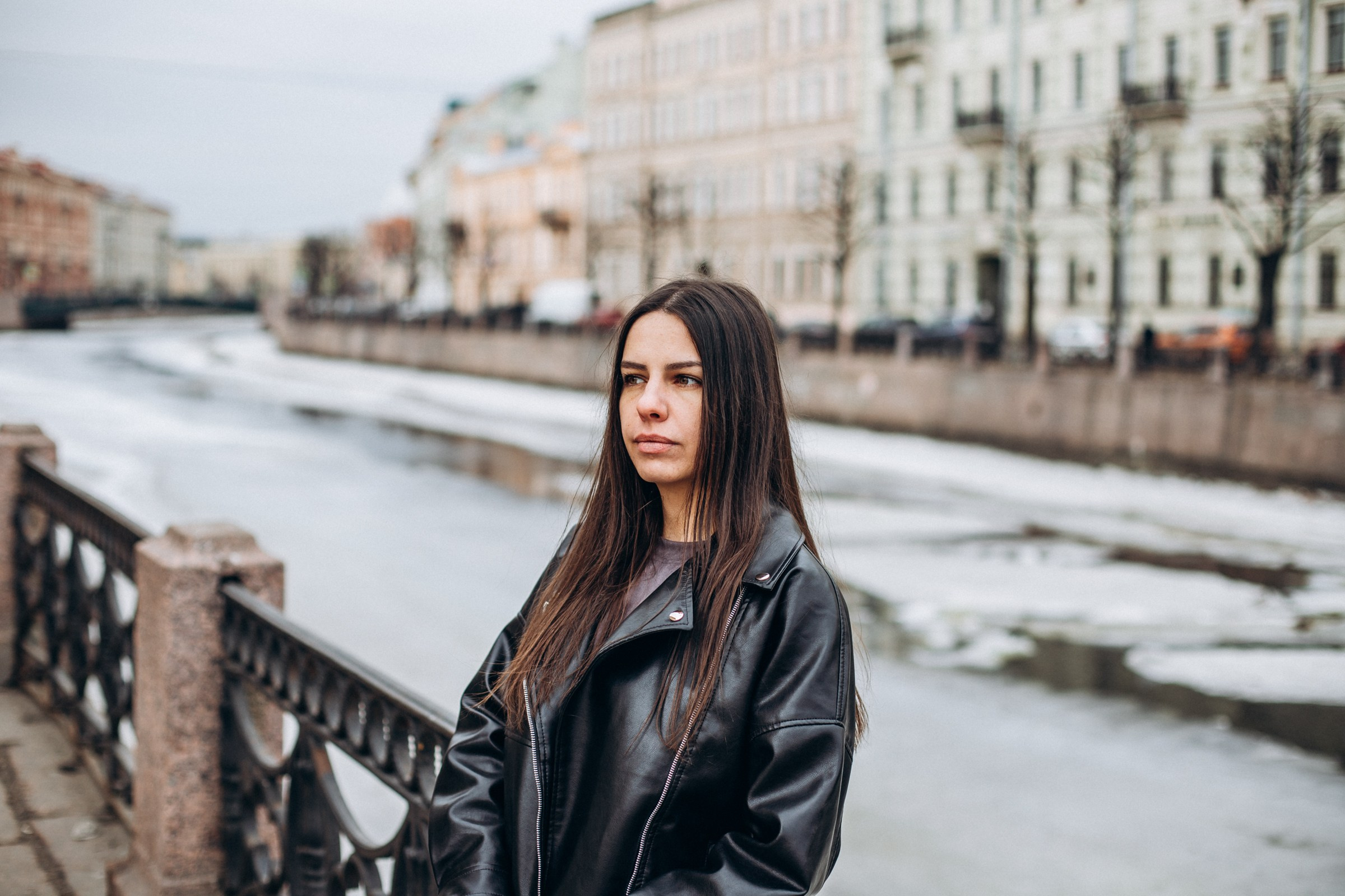 Ксения в марте. Фотопрогулка в Петербурге. Индивидуальный и семейный фотограф в Санкт-Петербурге
