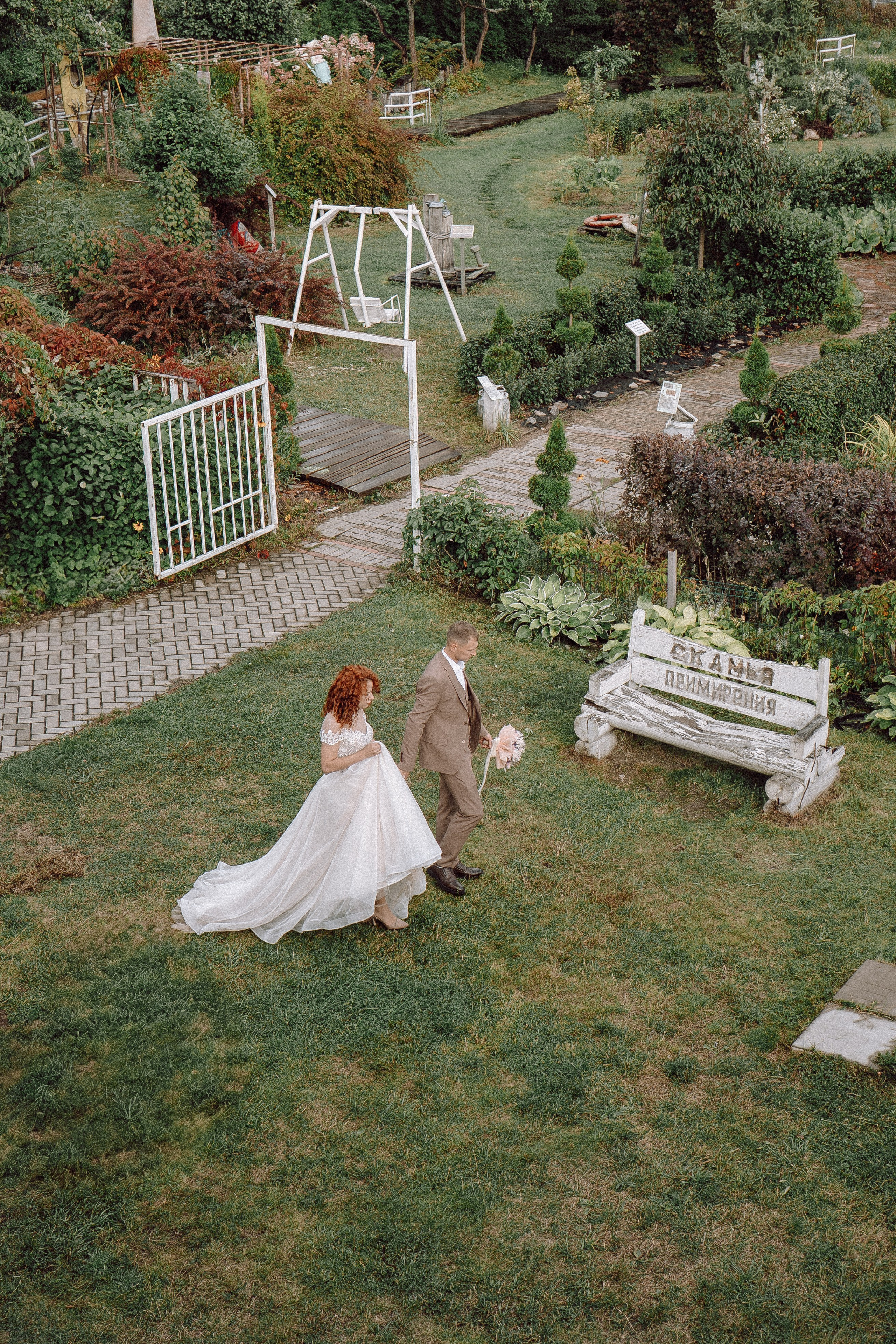СВАДЕБНАЯ ФОТОСЕССИИЯ ПАРЫ В ГОРОДЕ ПРИОЗЕРСК В СОСНОВОМ ЛЕСУ И С ПИКАПОМ. Профессиональный фотограф, Санкт-Петербург — Виктория Богомолова
