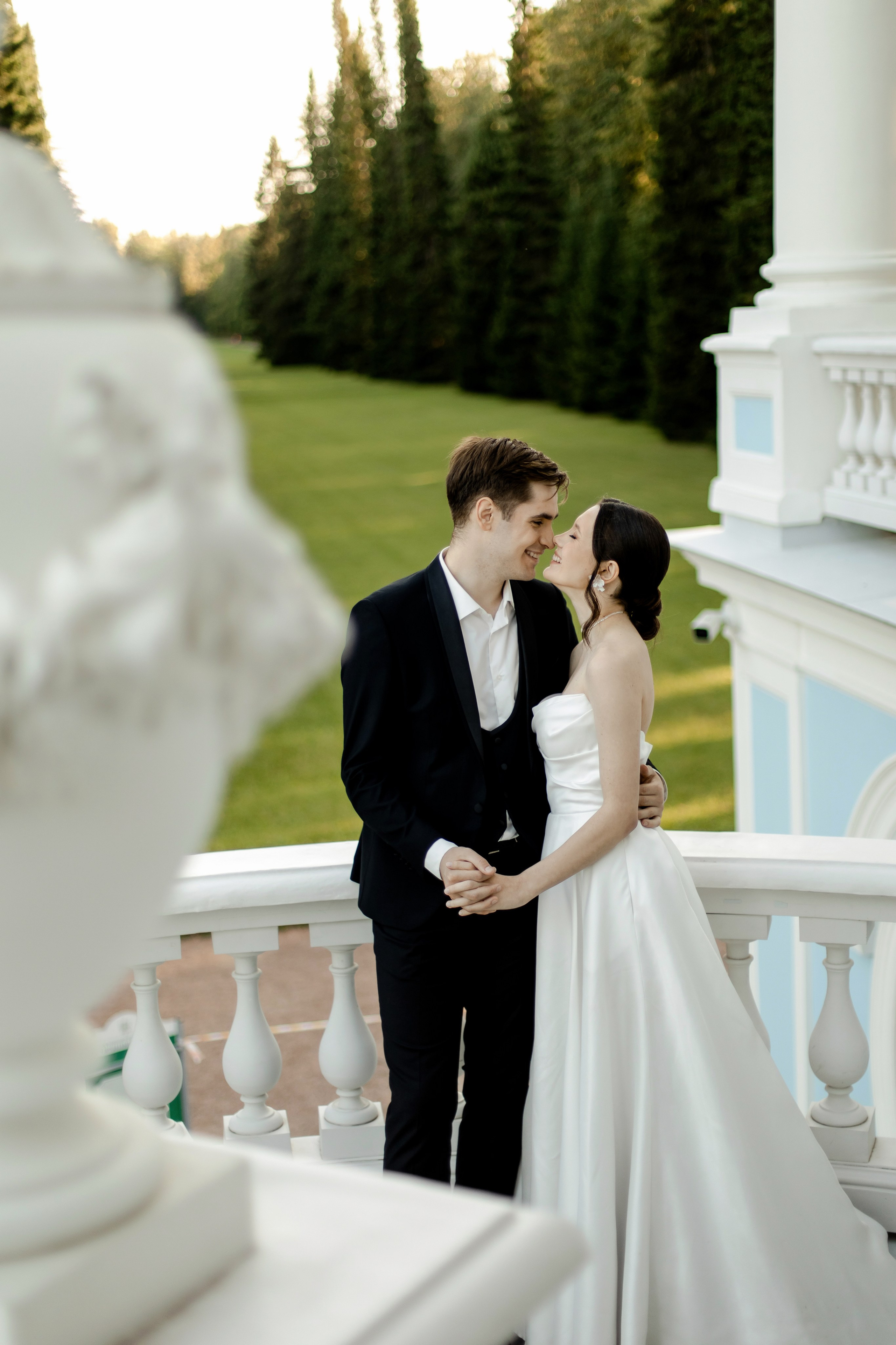 Свадебная прогулка в Ораниенбауме. Свадебный и портретный фотограф в Миассе Филиппенко Дарья