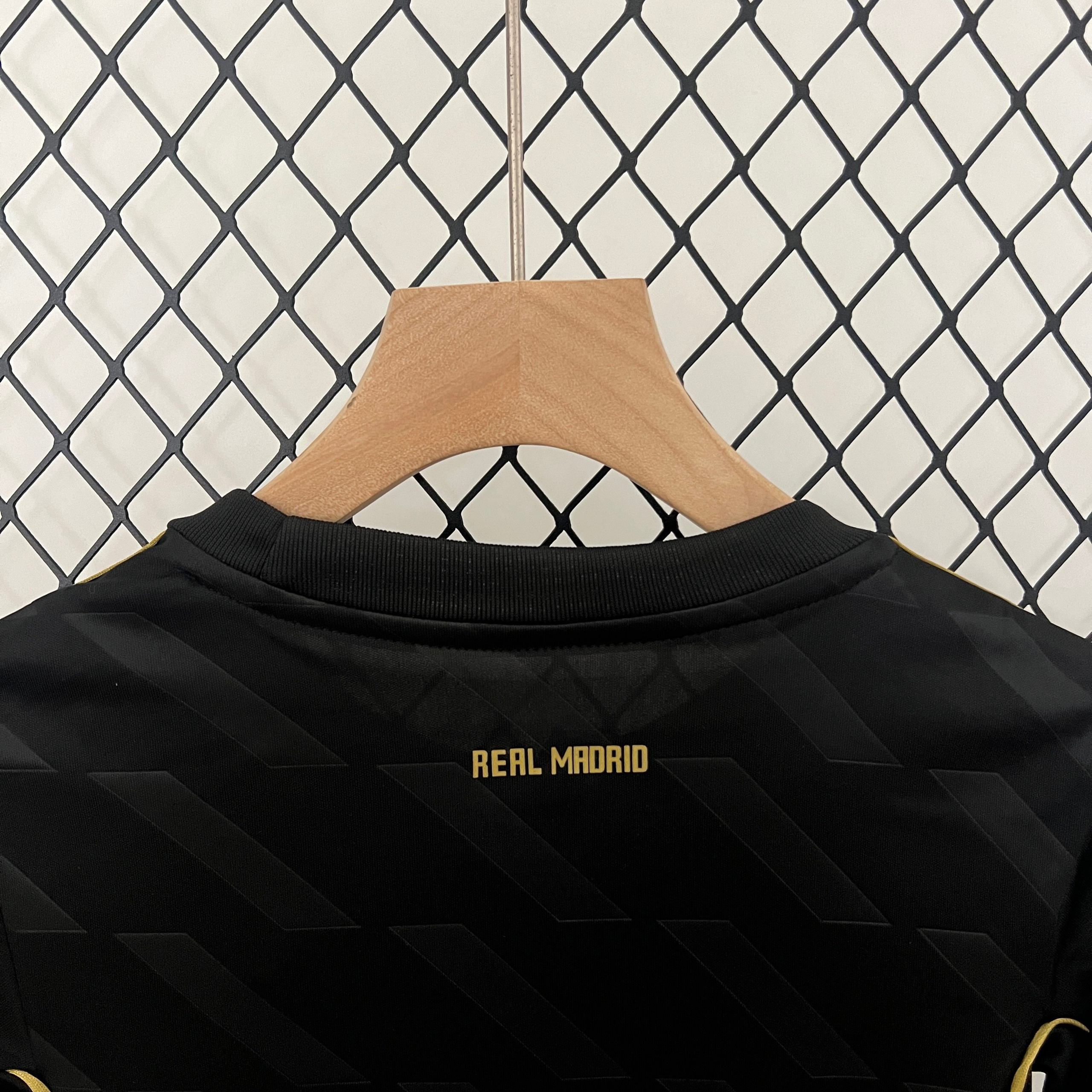 Футбольная форма реал мадрид детская 2011-2012 купить. Футбольный магазин — ssw_magazin