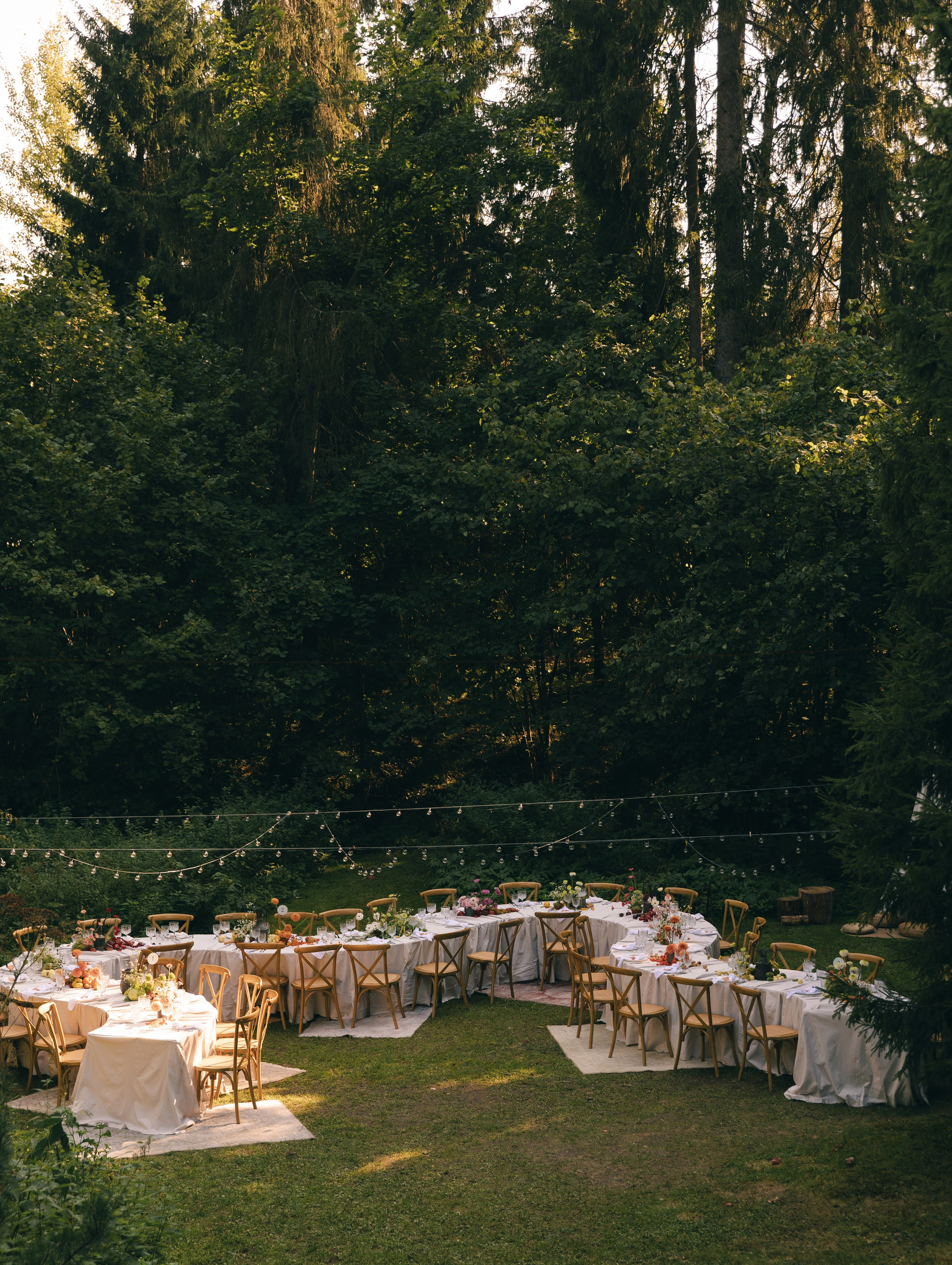ПАРОЧКА В ЖЕЛТЫХ САПОЖКАХ С РАЙОНА