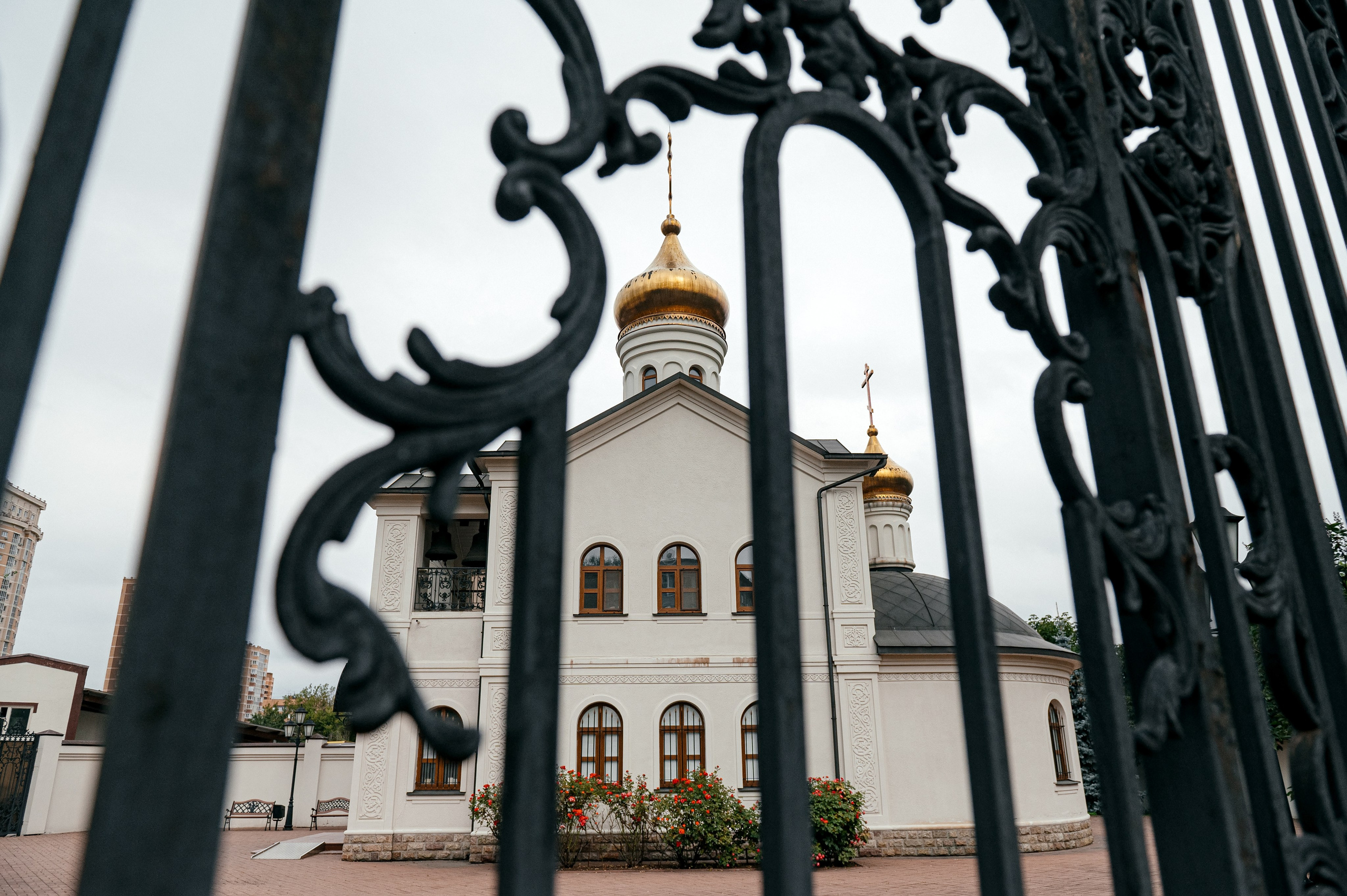 Свадьба с венчанием в Щелково. Прогулка в Гребнево, ресторан Кинза, отель Премиум. Свадебный и семейный фотограф Виктория Носачёва. Щелково, Москва и МО