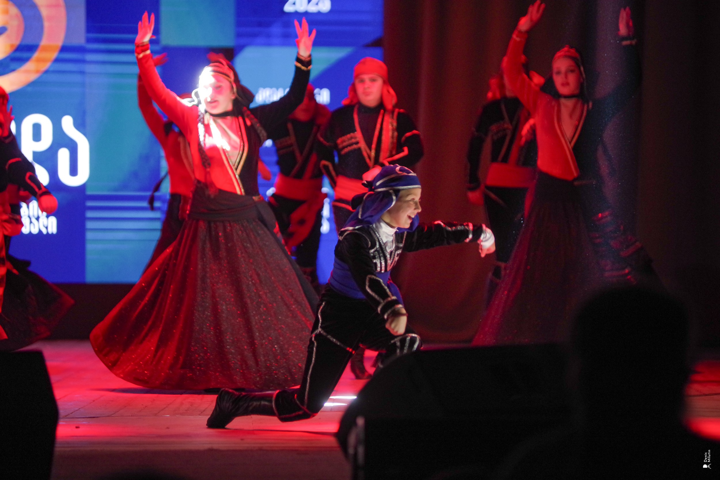 Танцы в Хоби. Портретный фотограф Денис Милютин