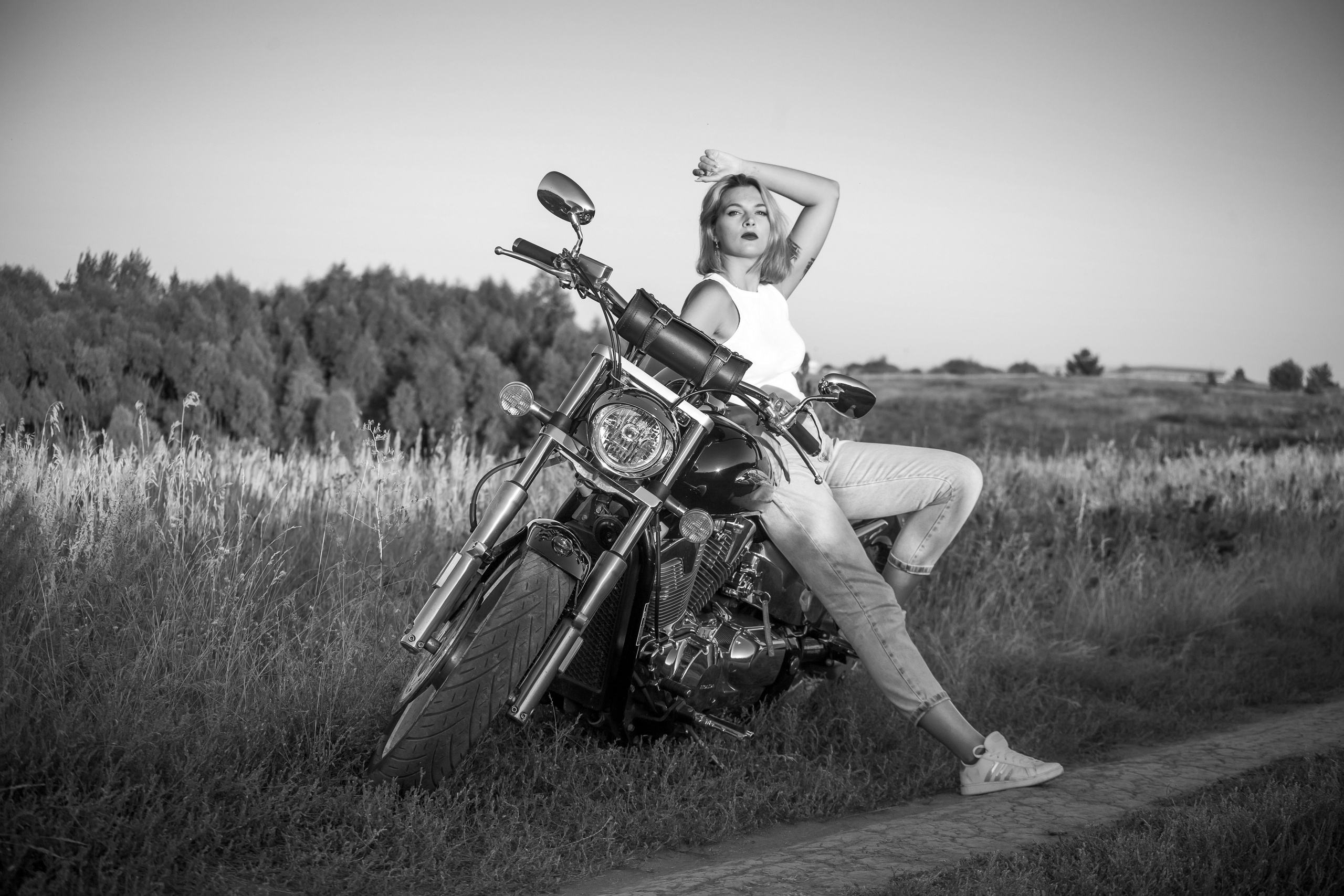 Байк-съёмка. Тамара. Женский трансформационный фотограф в Казани Гульназ Зайнутдинова