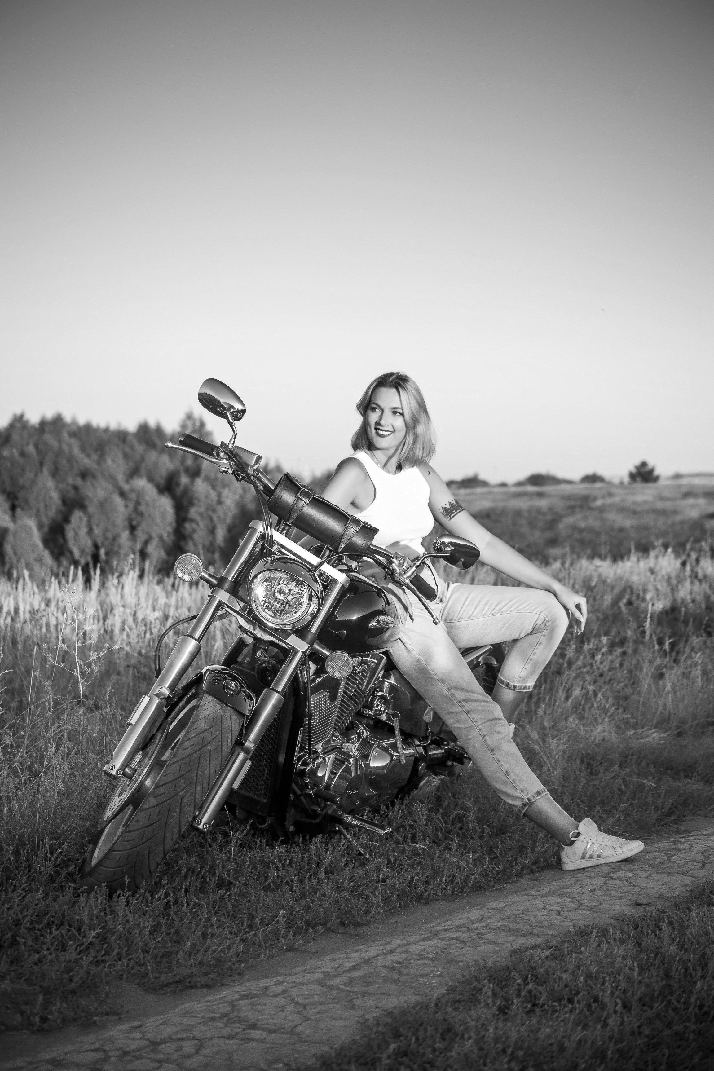 Байк-съёмка. Тамара. Женский трансформационный фотограф в Казани Гульназ Зайнутдинова