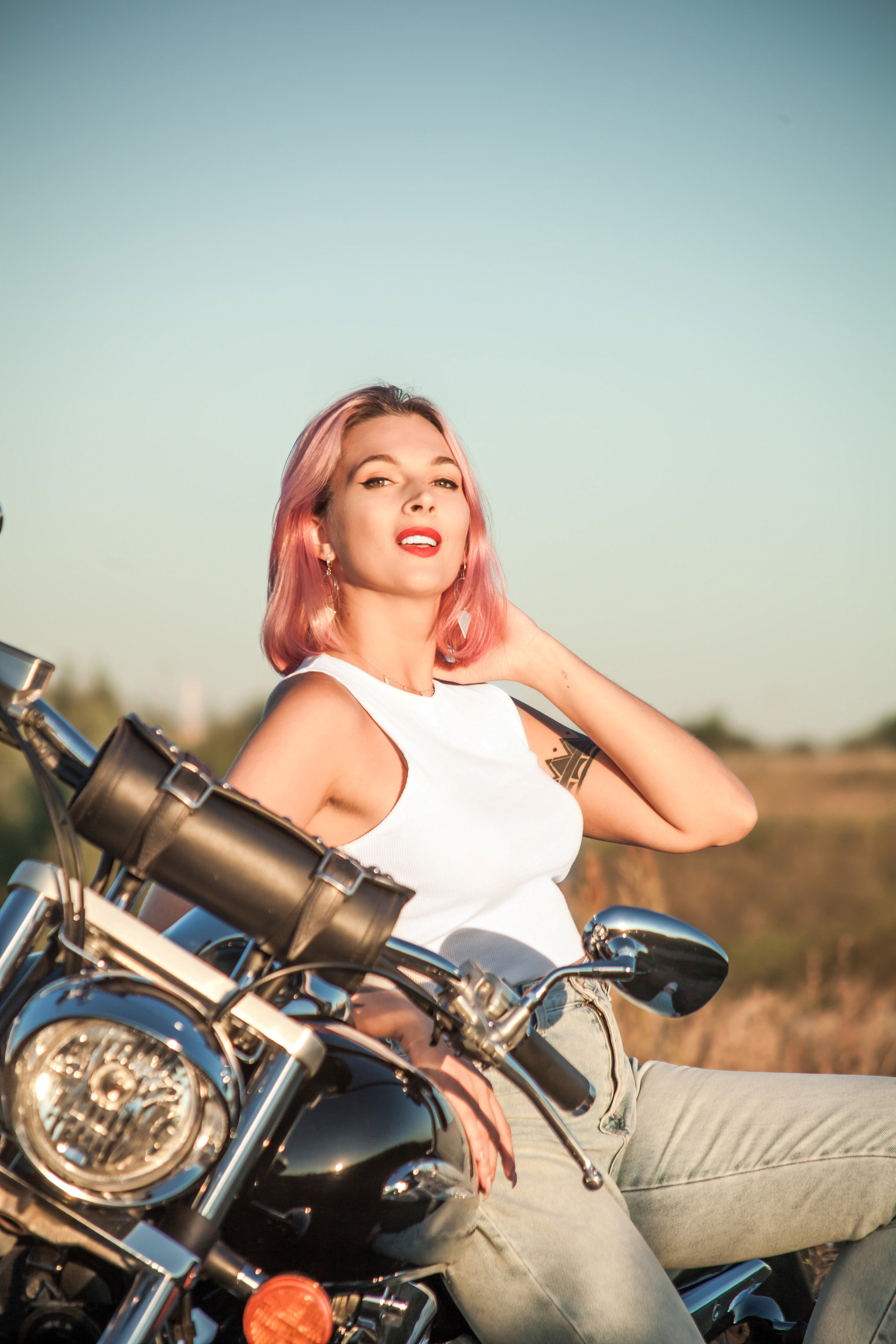 Байк-съёмка. Тамара. Женский трансформационный фотограф в Казани Гульназ Зайнутдинова