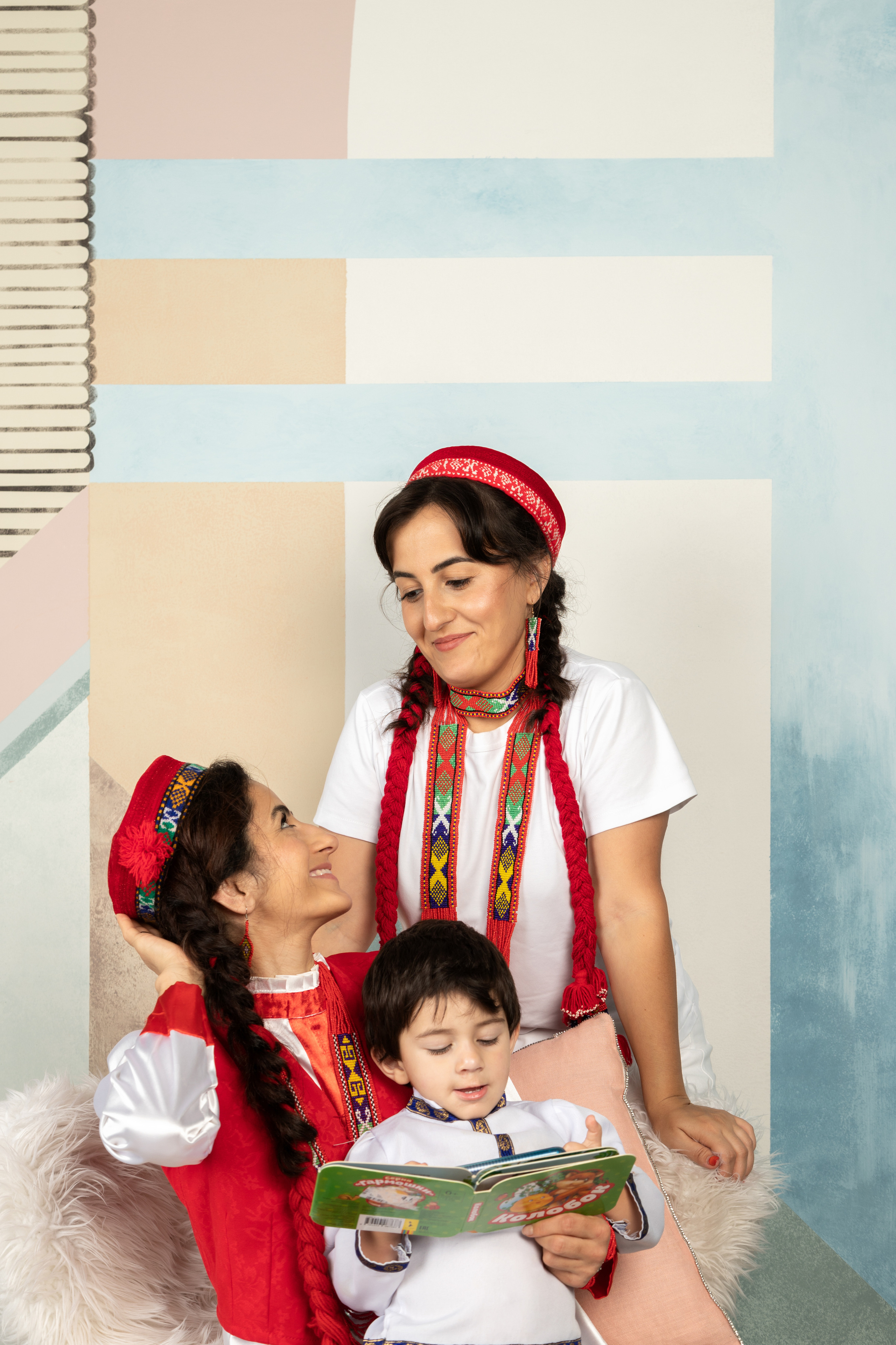 Три ураганчика и их красавицы-мамочки. Семейный и свадебный фотограф в Петербурге Евгения и Николай Шевчук