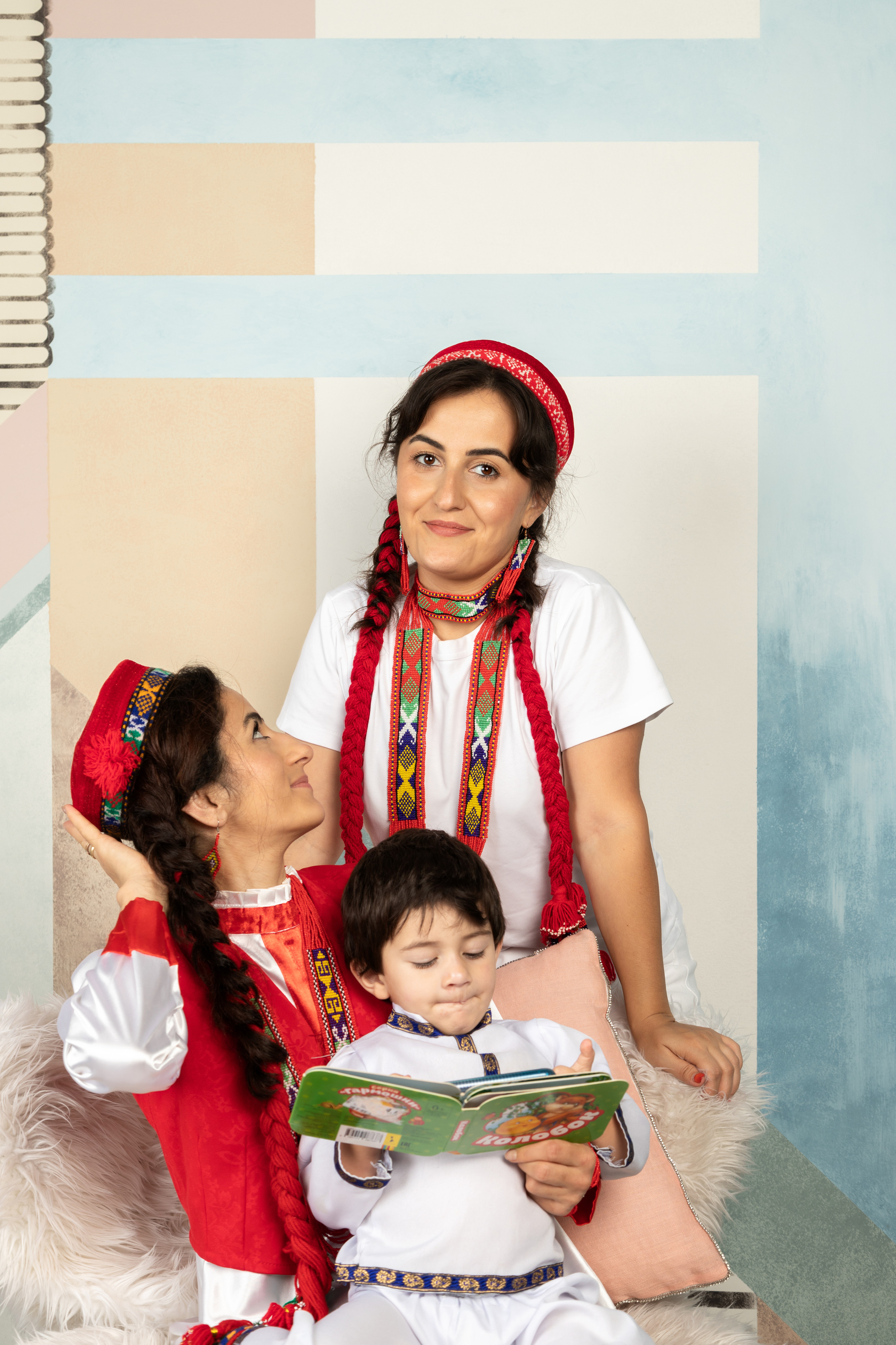 Три ураганчика и их красавицы-мамочки. Семейный и свадебный фотограф в Петербурге Евгения и Николай Шевчук