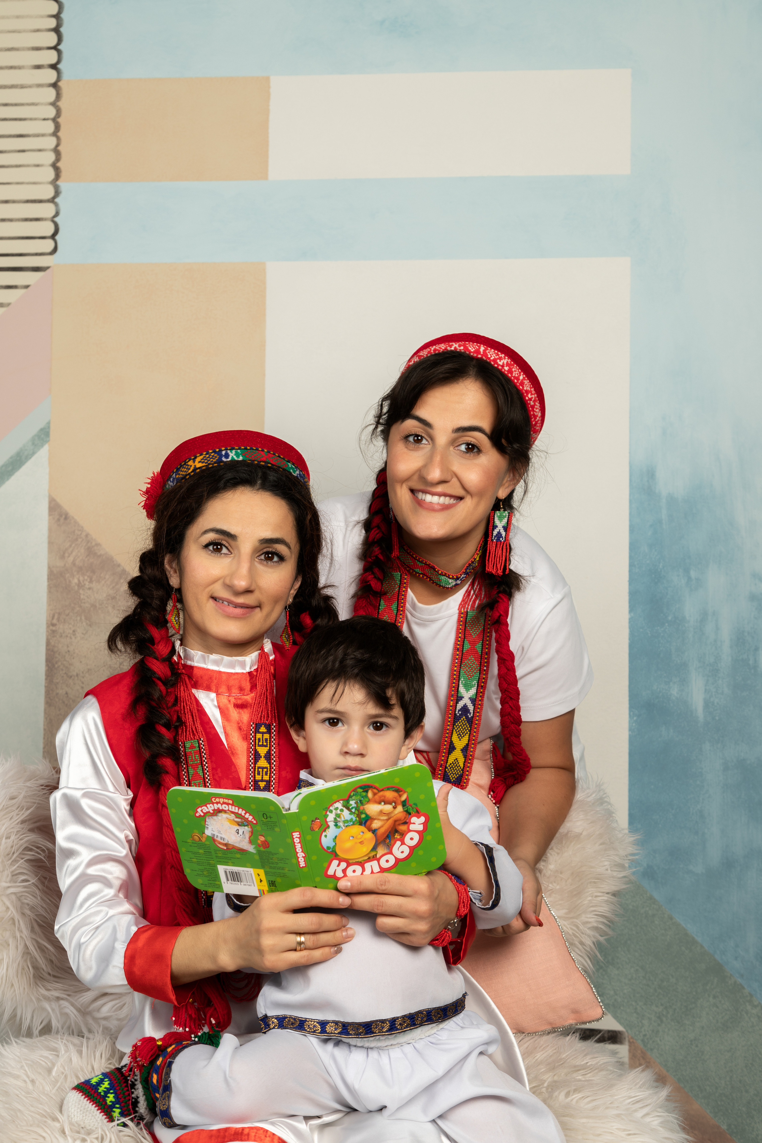 Три ураганчика и их красавицы-мамочки. Семейный и свадебный фотограф в Петербурге Евгения и Николай Шевчук