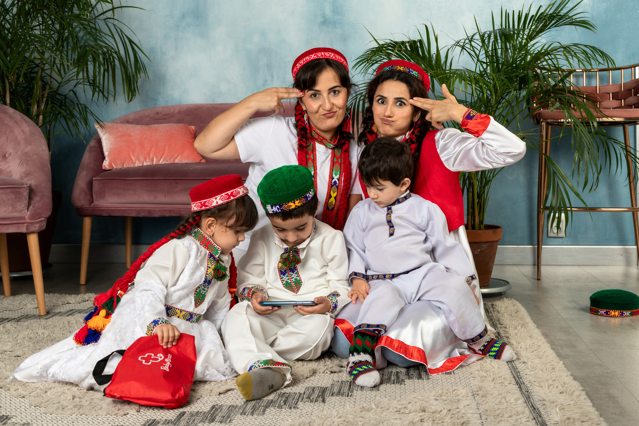 Три ураганчика и их красавицы-мамочки. Семейный и свадебный фотограф в Петербурге Евгения и Николай Шевчук