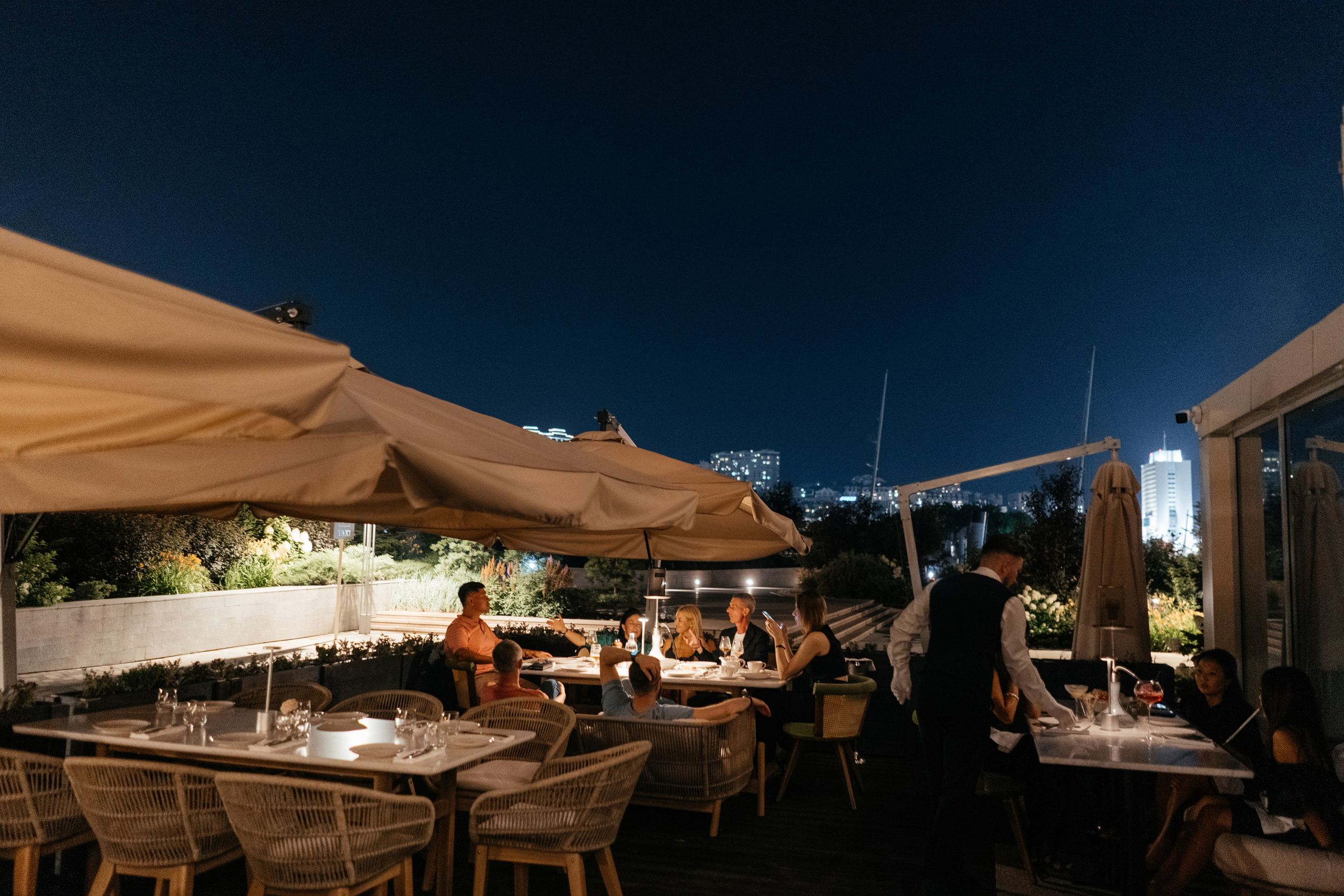 9 августа (пятница). BENUAR Restaurant