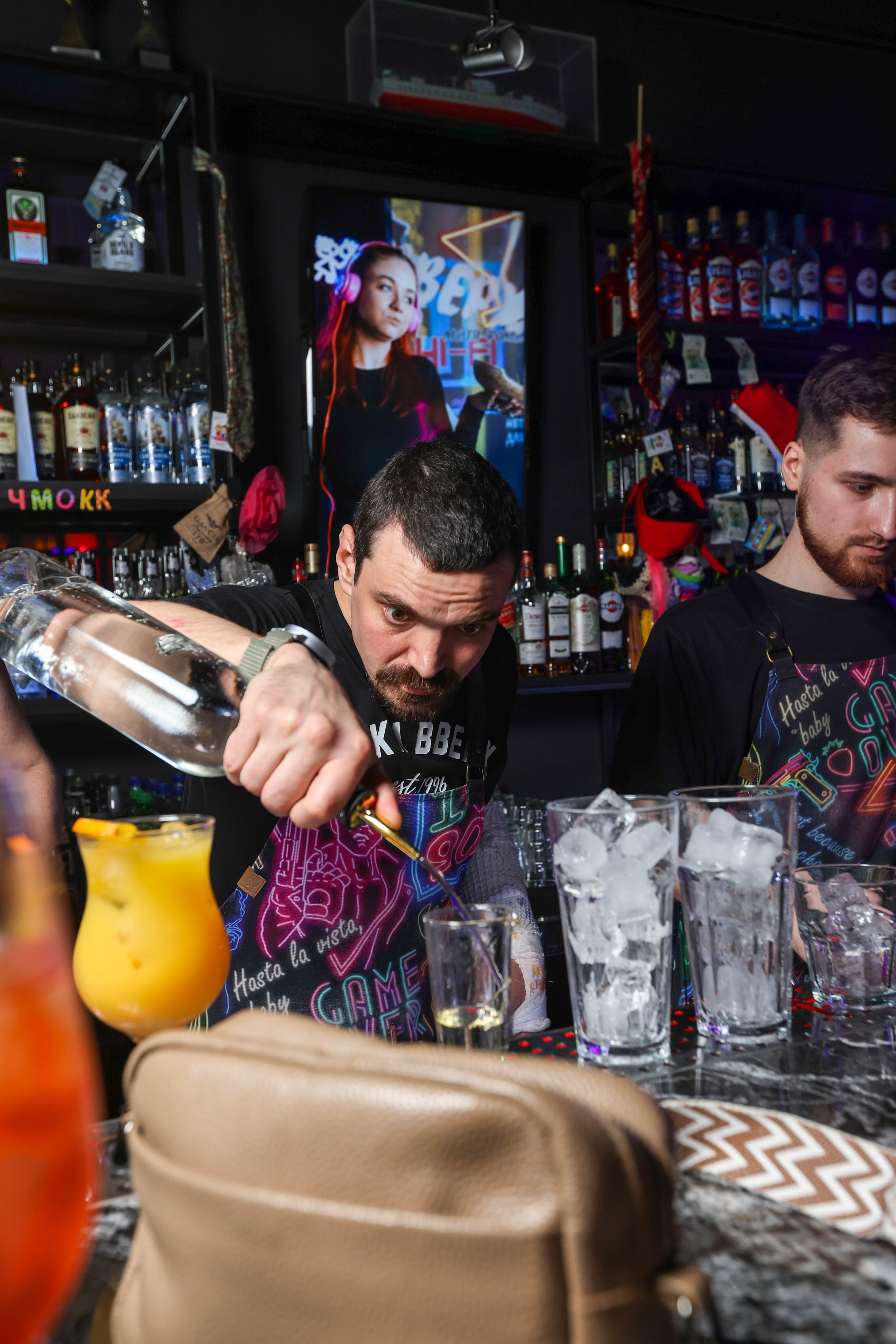 БАР РУКИ ВВЕРХ