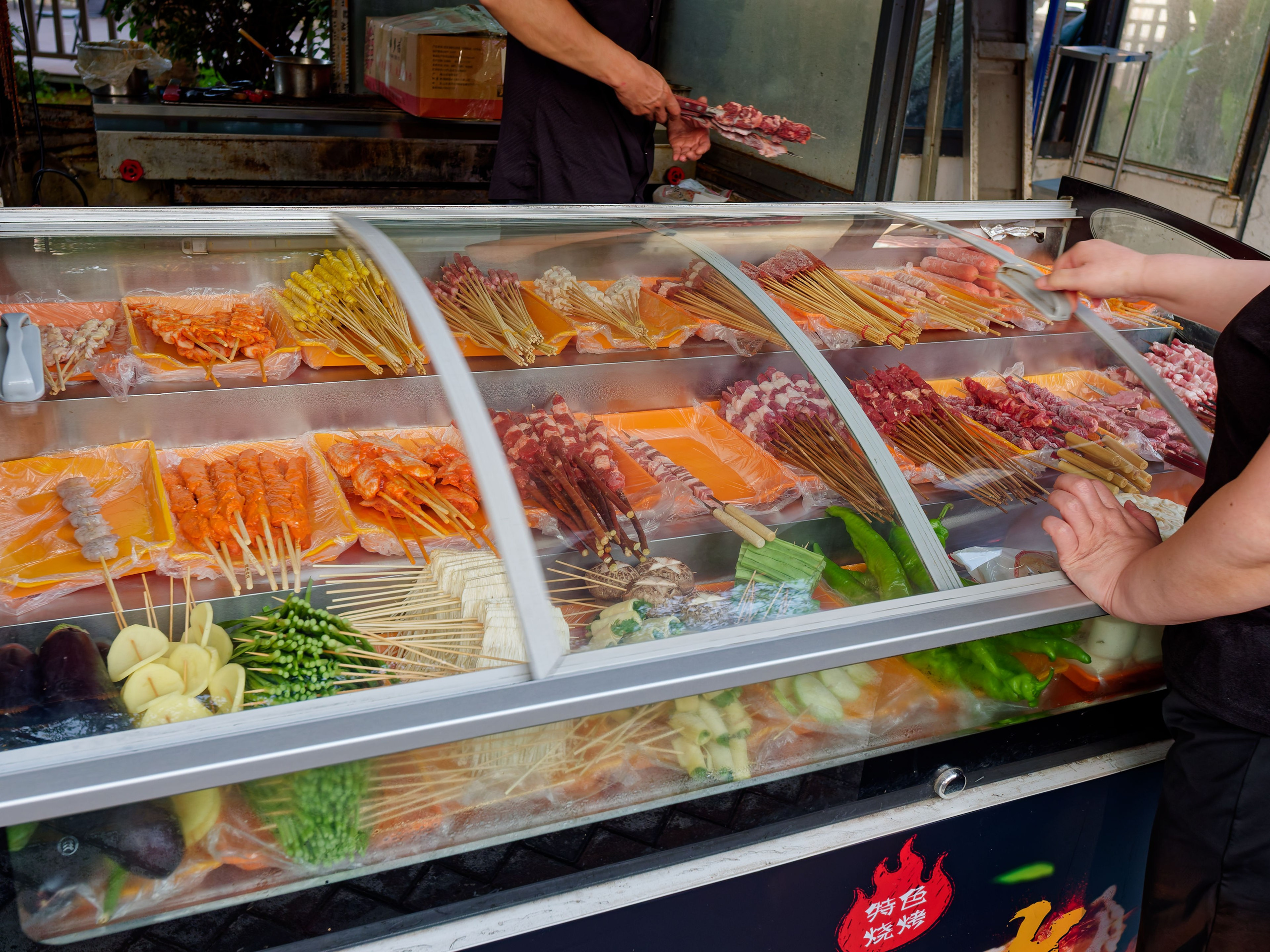 Хайнань 2026, «Food Street» ночная улица еды в Ялунване. Фотопрогулки по Миру