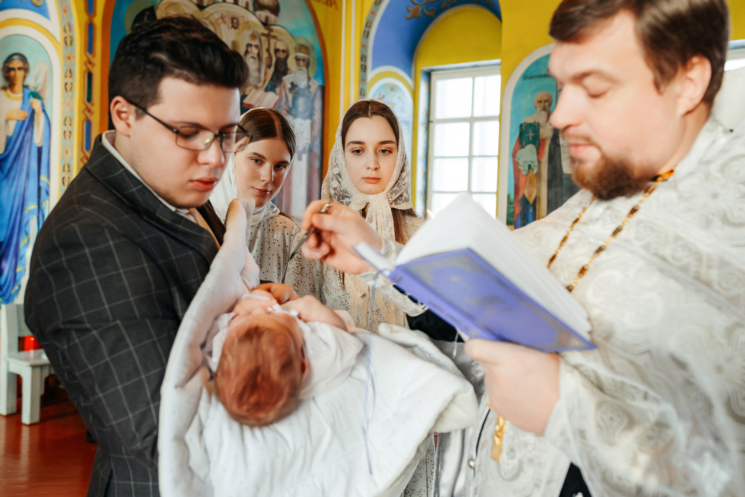 Фотосъемка крещения. Фотограф Ким Наталья в Красноярске